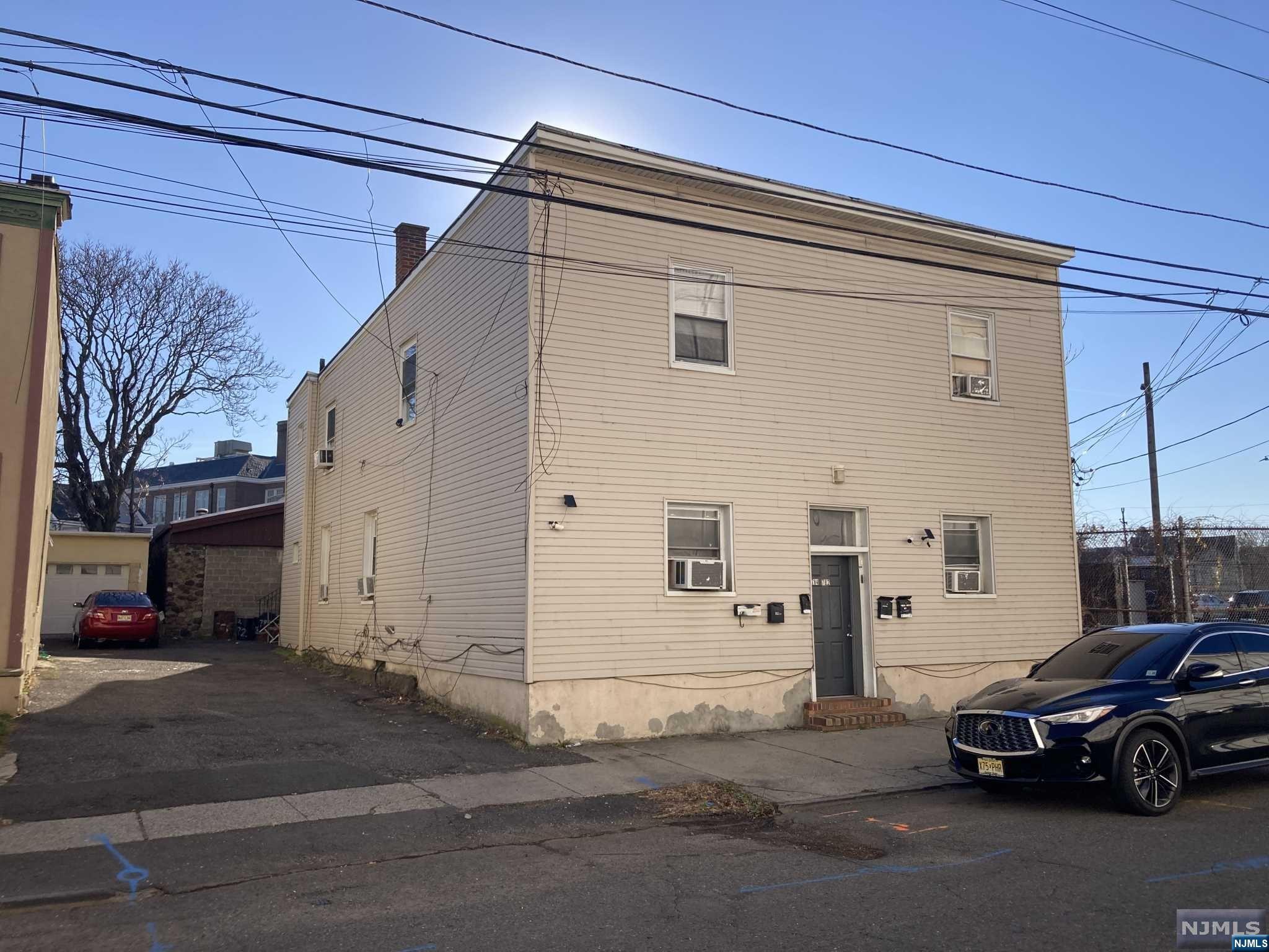 782 River Street