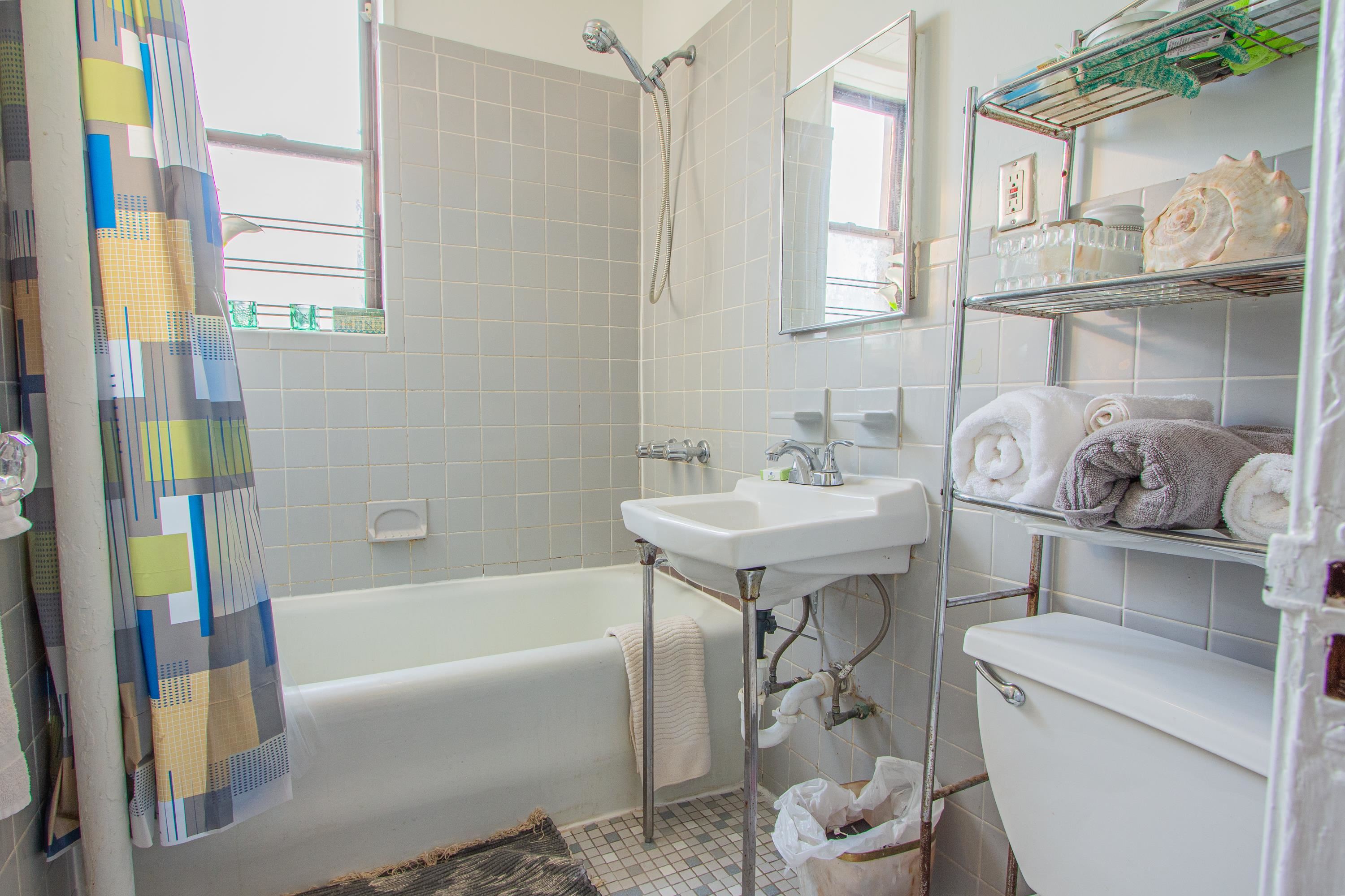 179 MANHATTAN AVE Unit: 2D