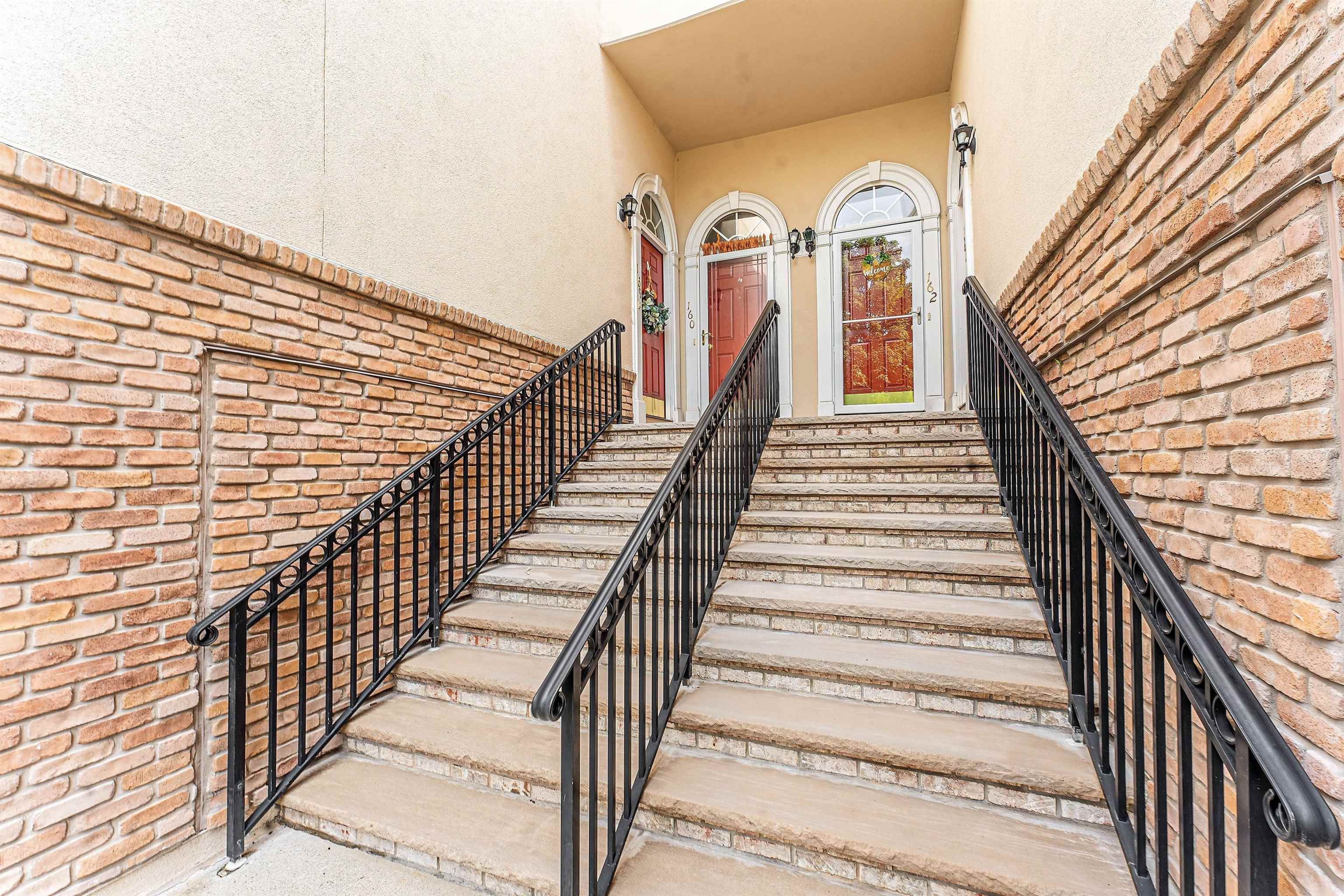 159 BLUE HERON DR