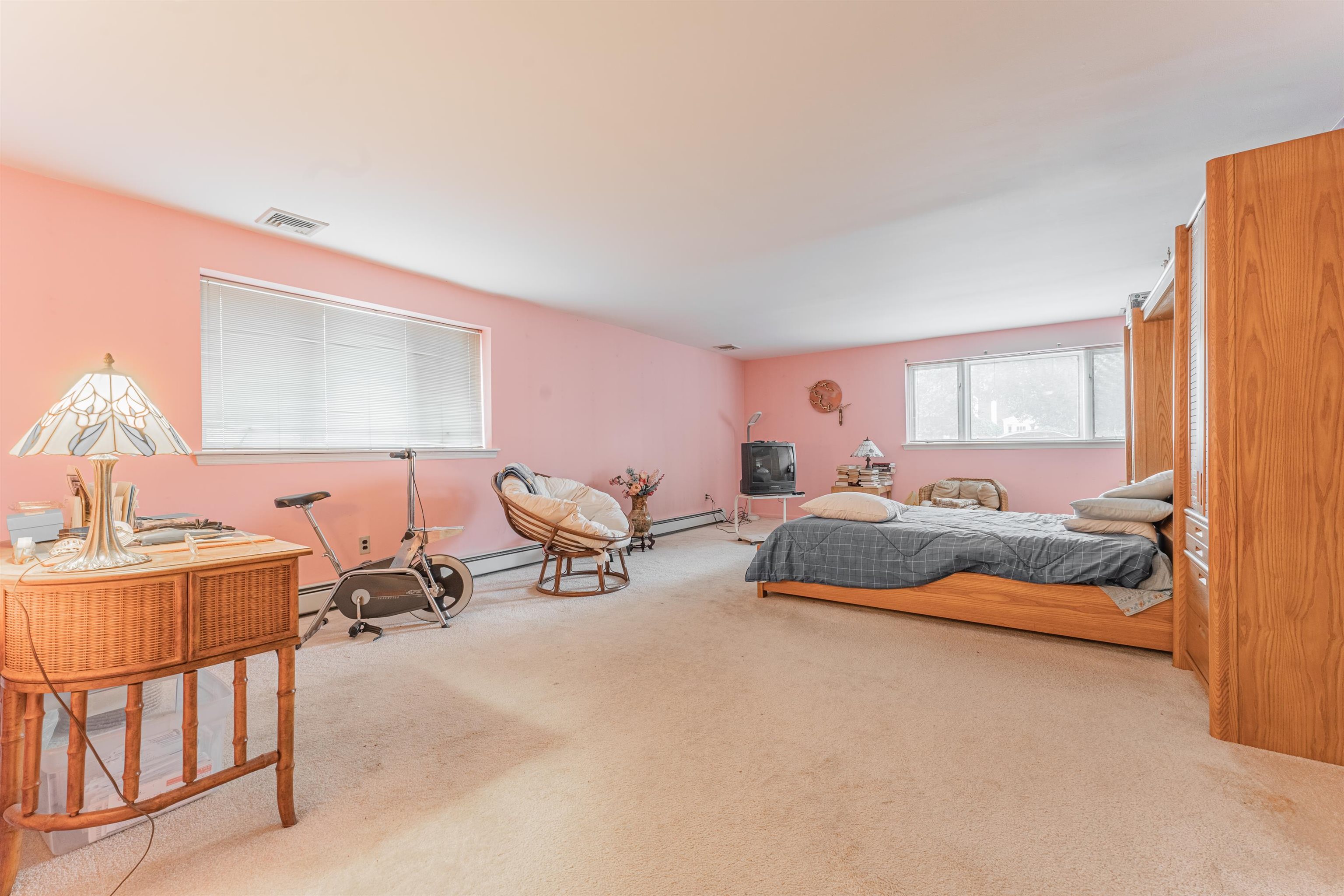 124-126 WEST 33RD ST Unit: 1
