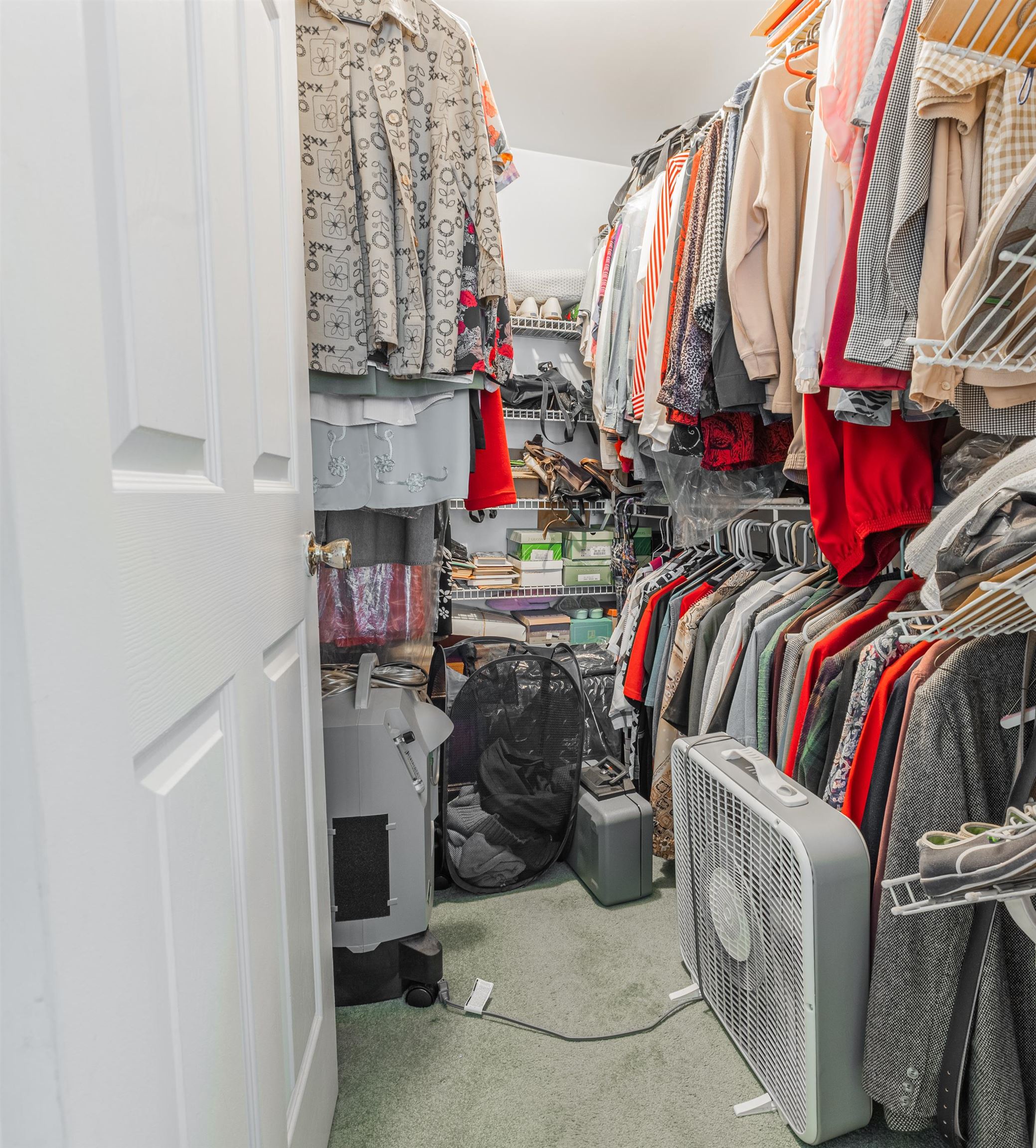124-126 WEST 33RD ST Unit: 1