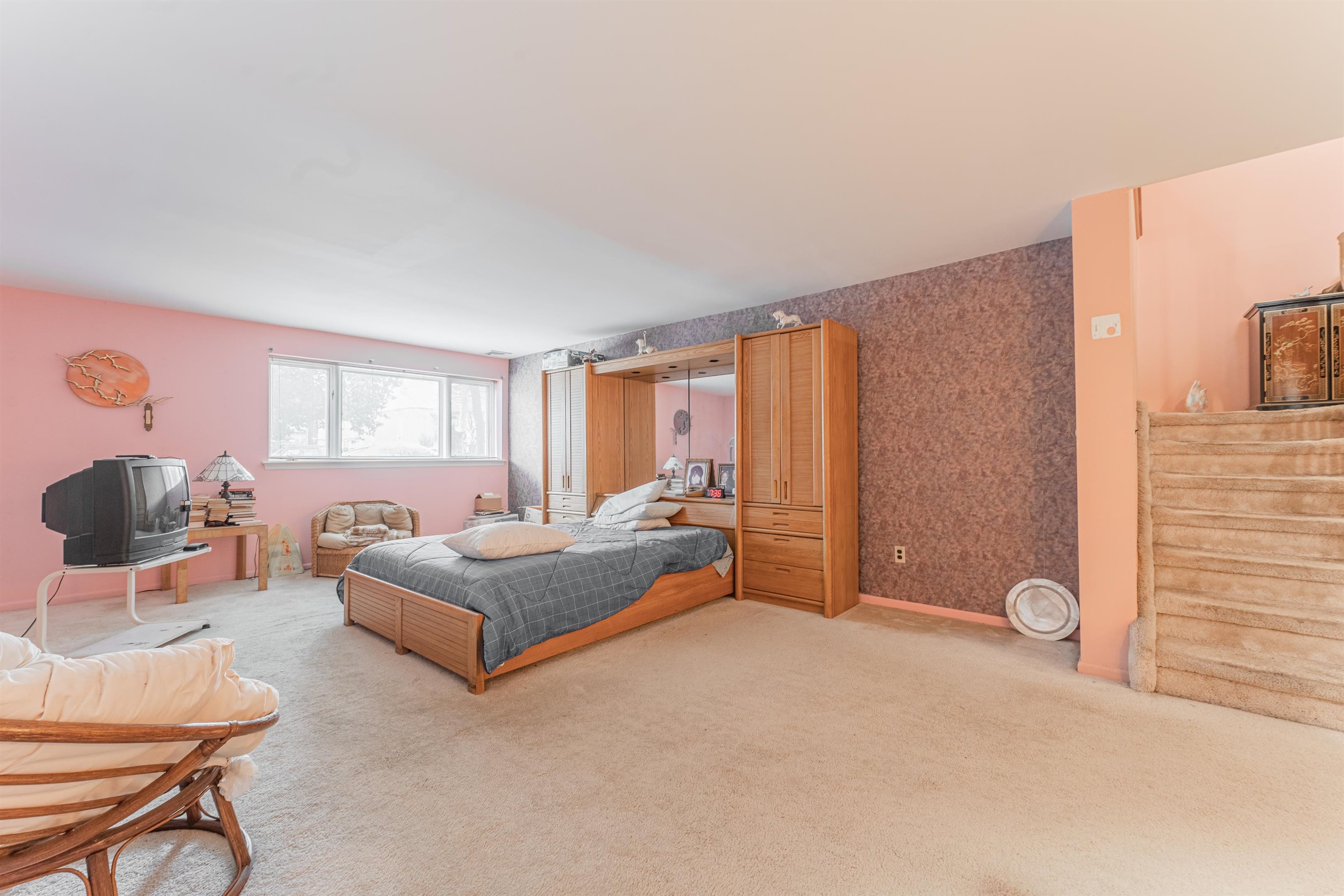 124-126 WEST 33RD ST Unit: 1