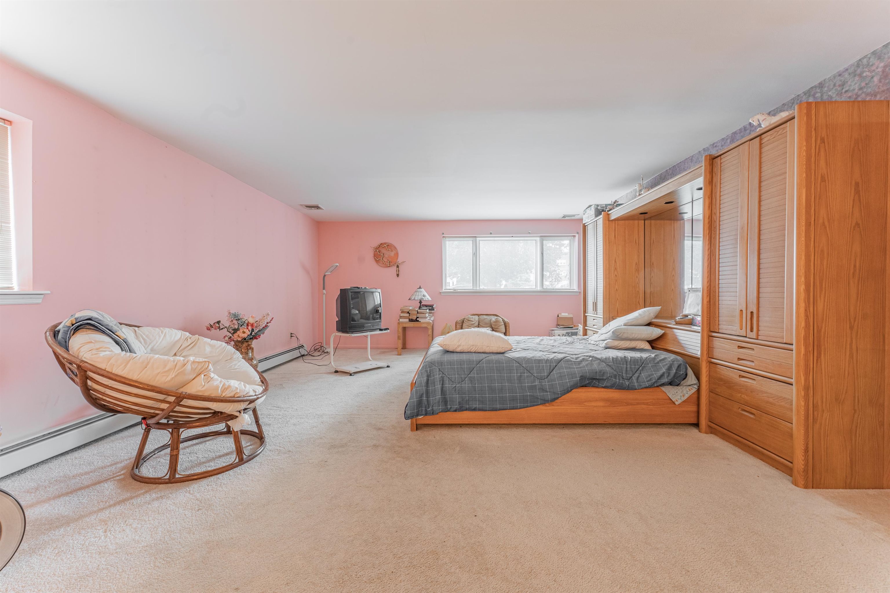 124-126 WEST 33RD ST Unit: 1