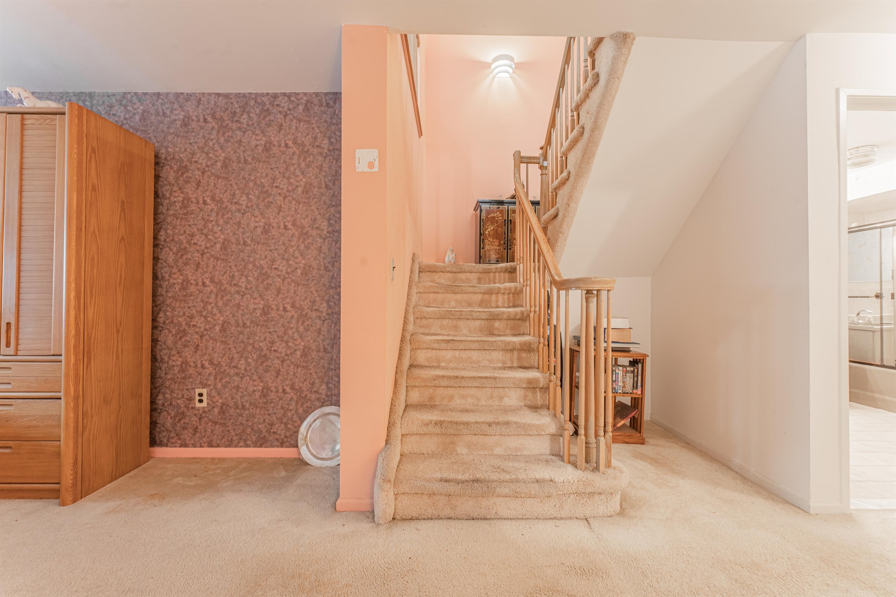 124-126 WEST 33RD ST Unit: 1