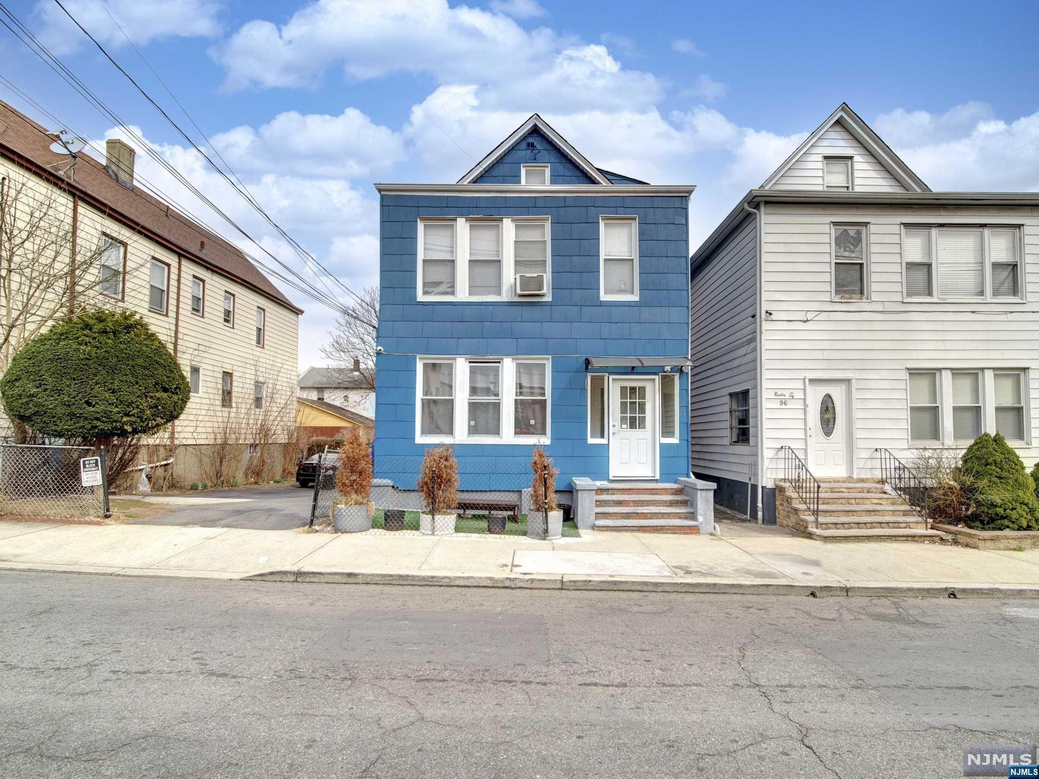 98 Hammond Avenue