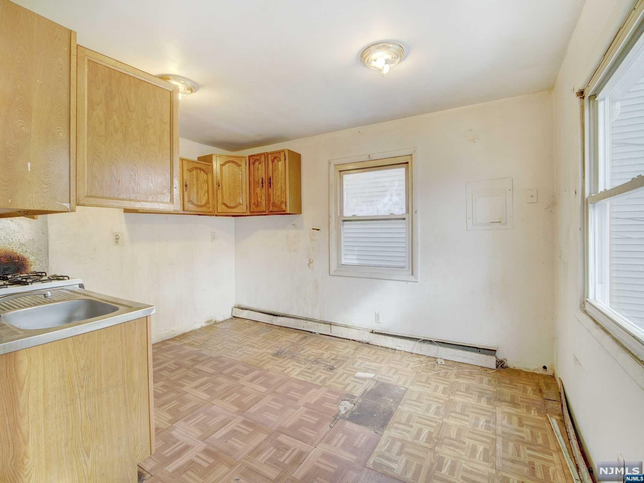 165-169 Godwin Avenue