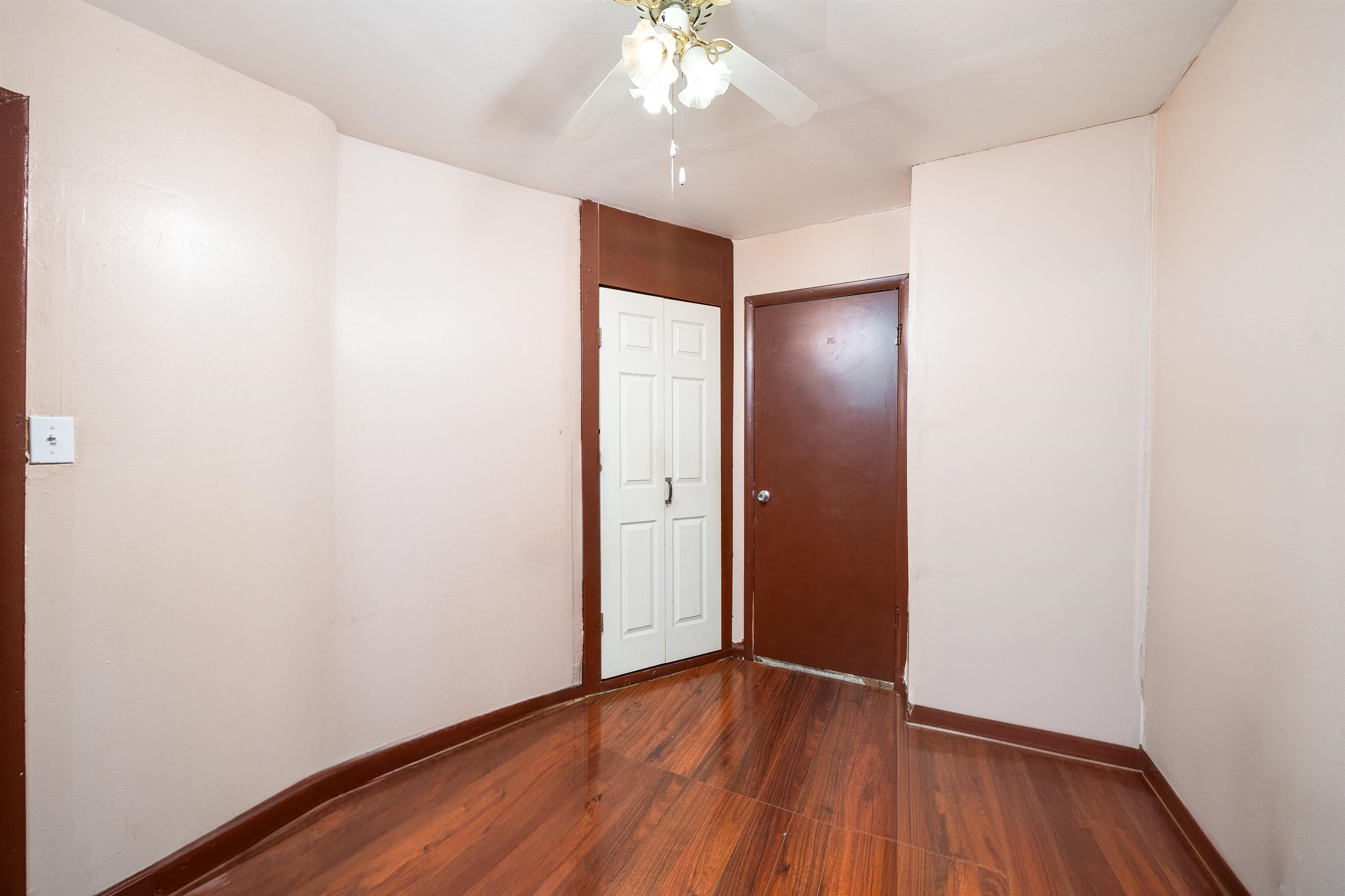 210 SANFORD AVE