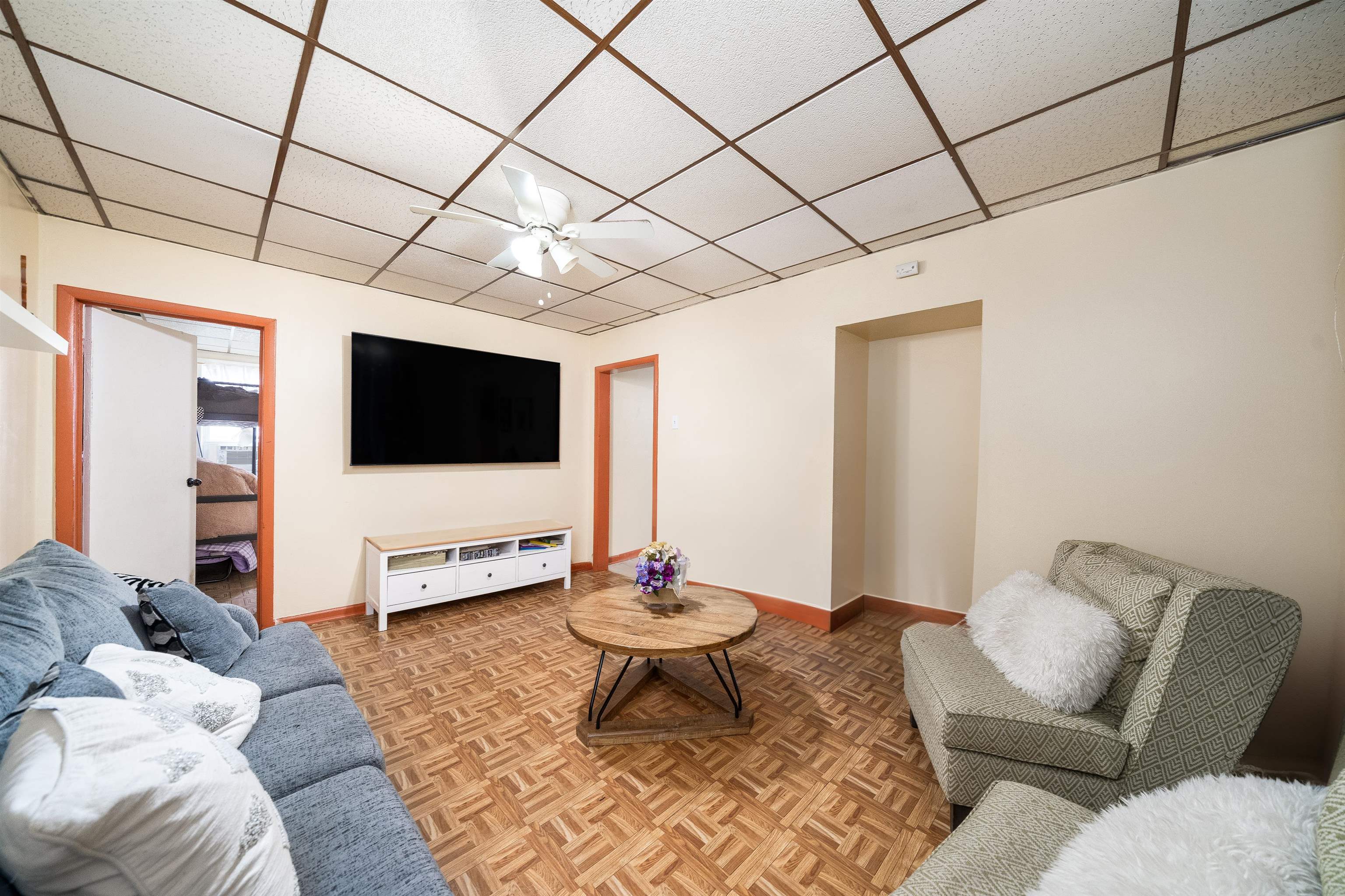 210 SANFORD AVE