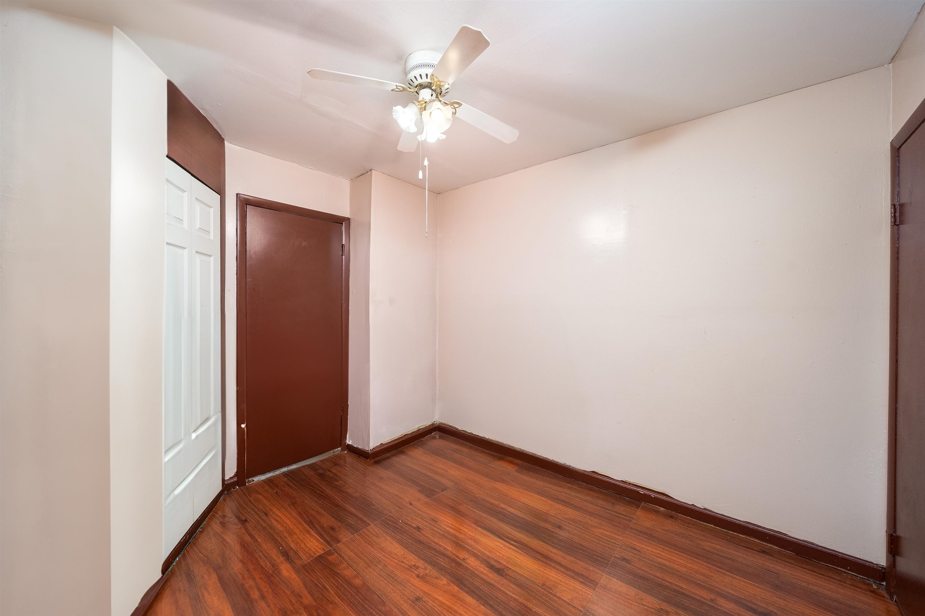 210 SANFORD AVE