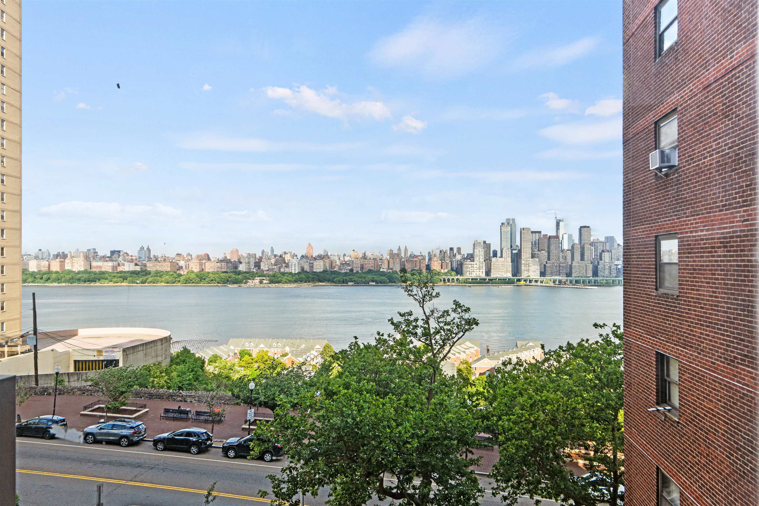 6515 BLVD EAST Unit: 4J