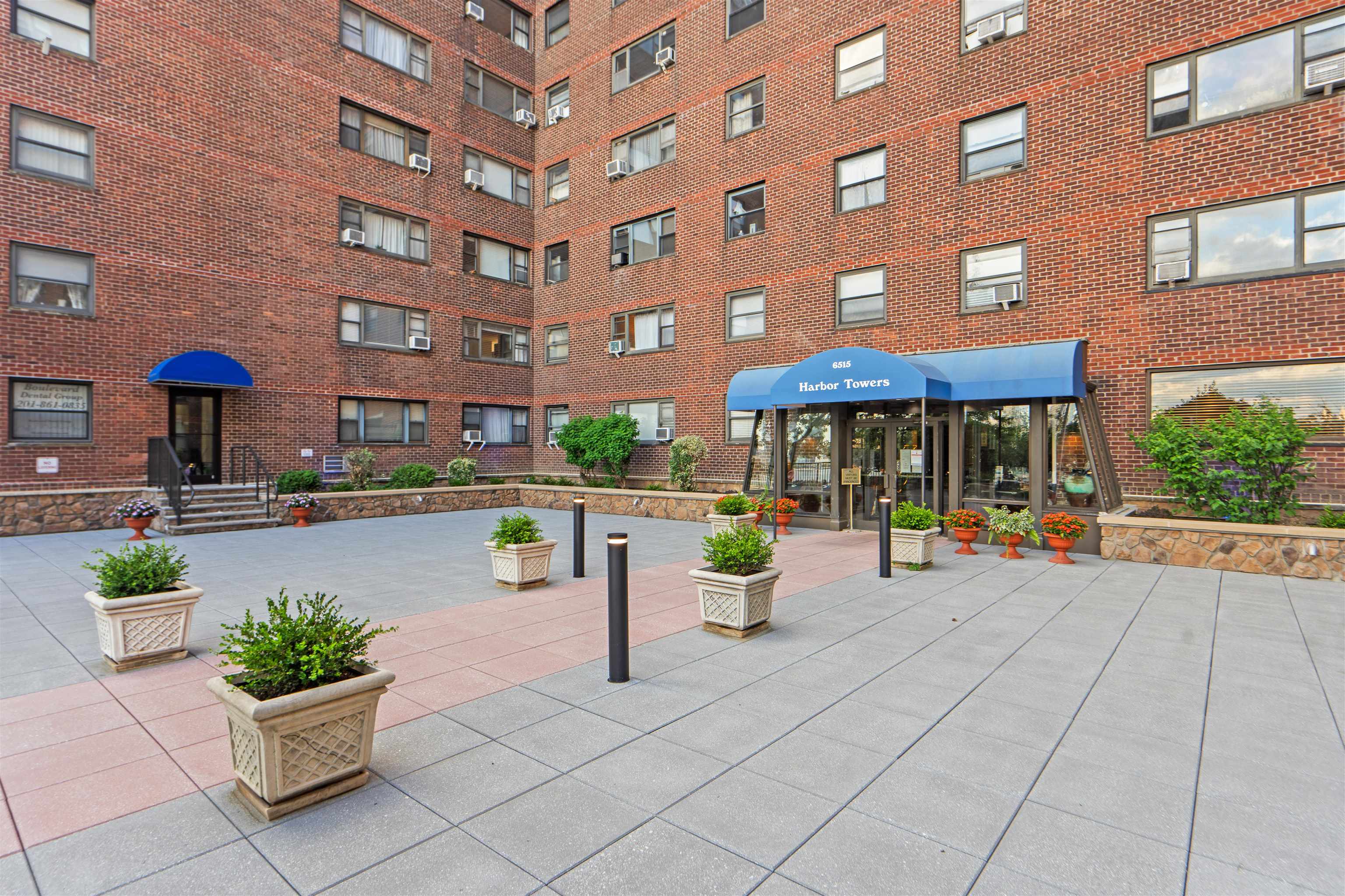 6515 BLVD EAST Unit: 4J