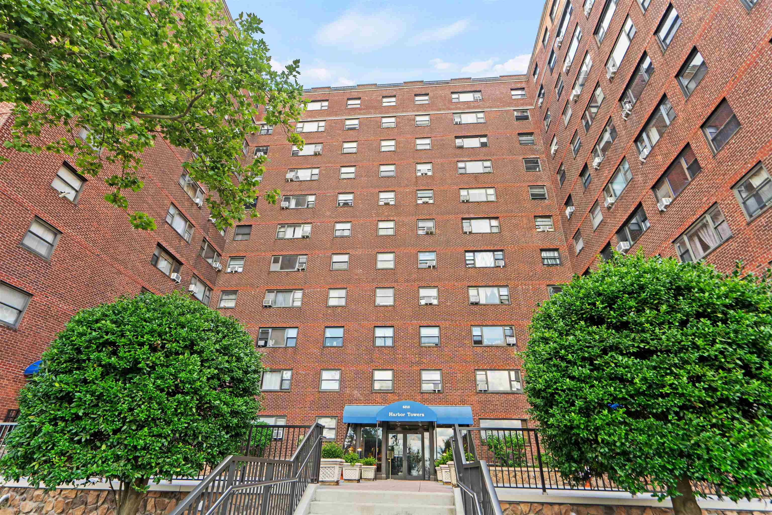 6515 BLVD EAST Unit: 4J