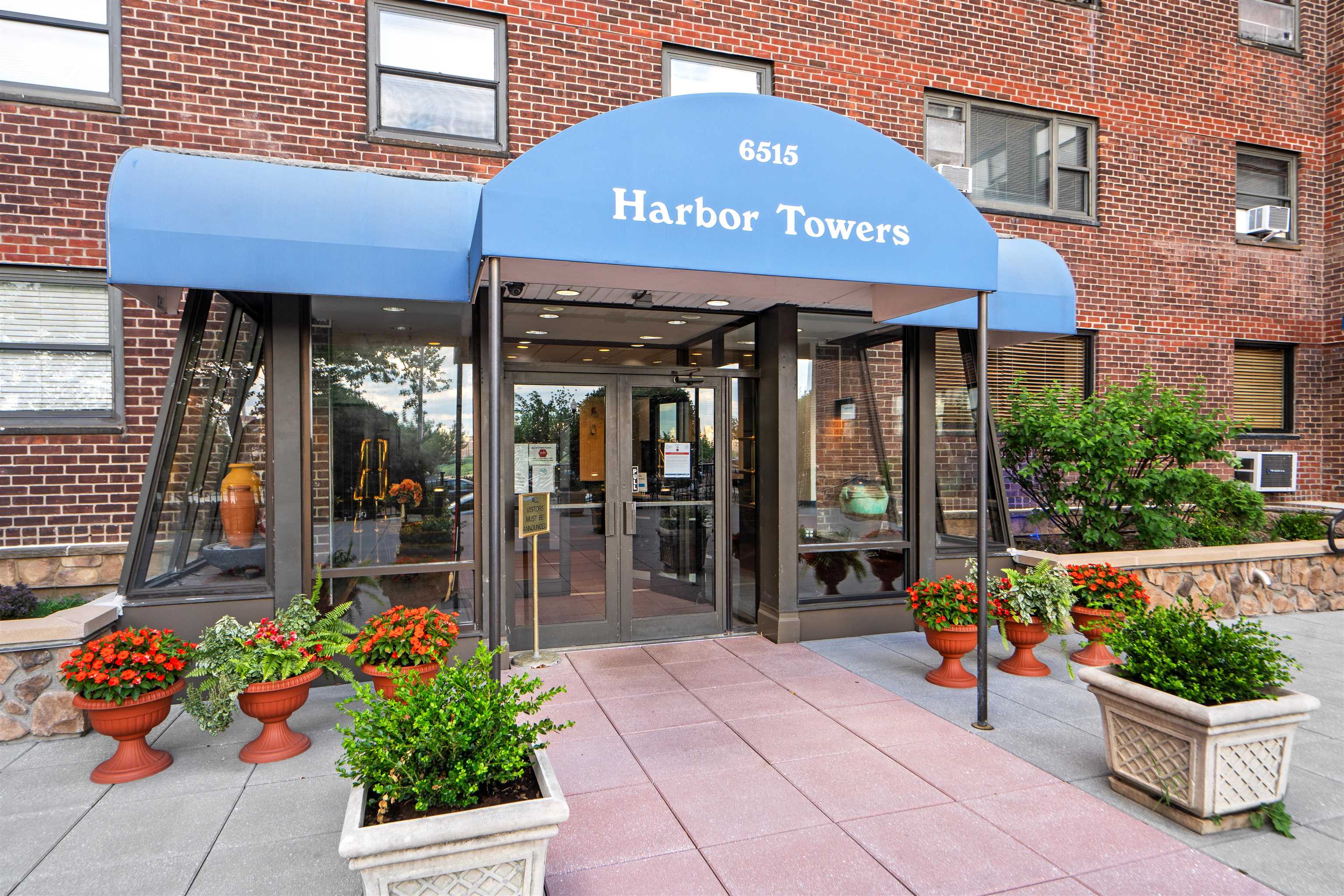 6515 BLVD EAST Unit: 4J