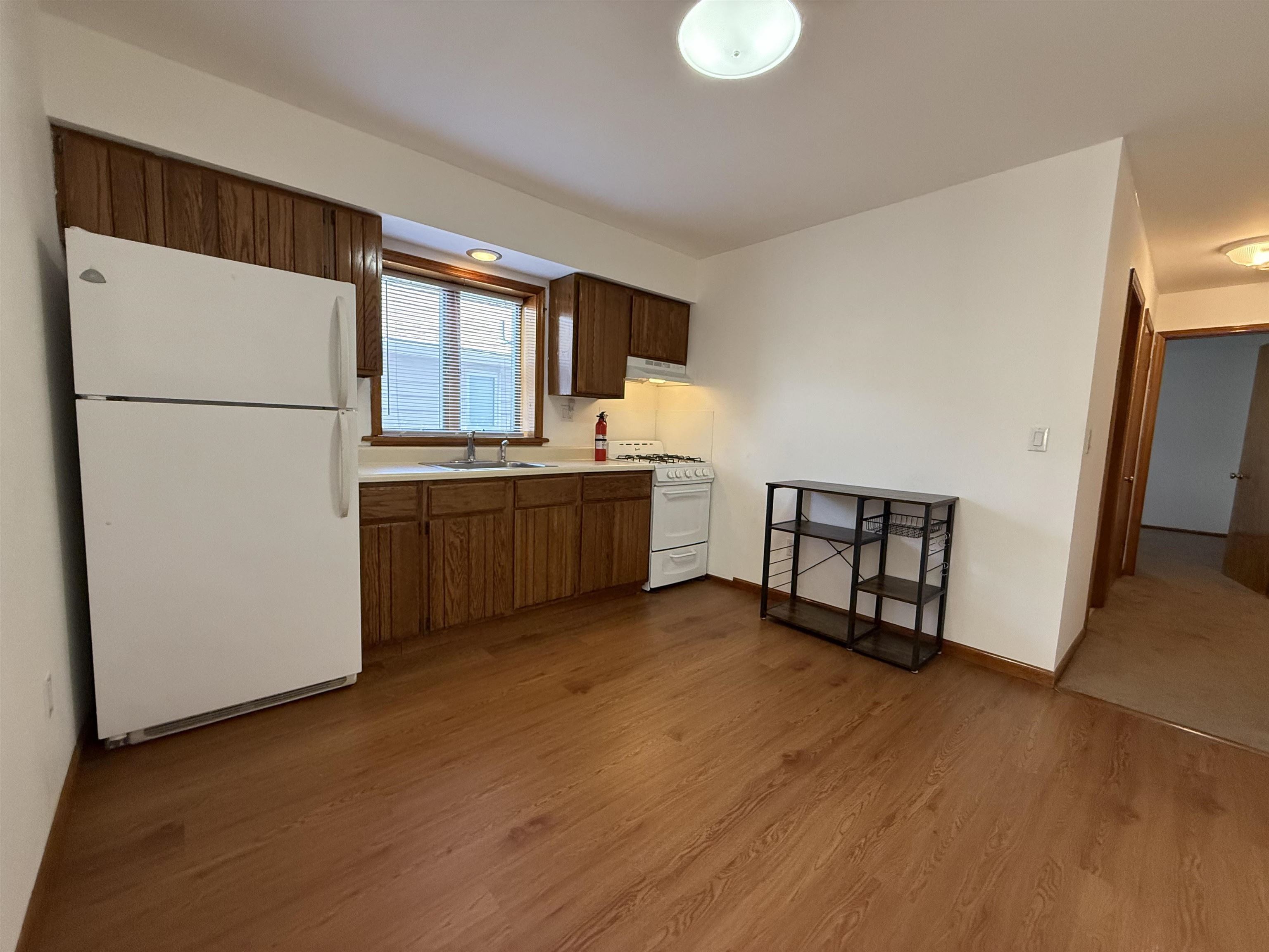 350 CENTRE AVE Unit: 1