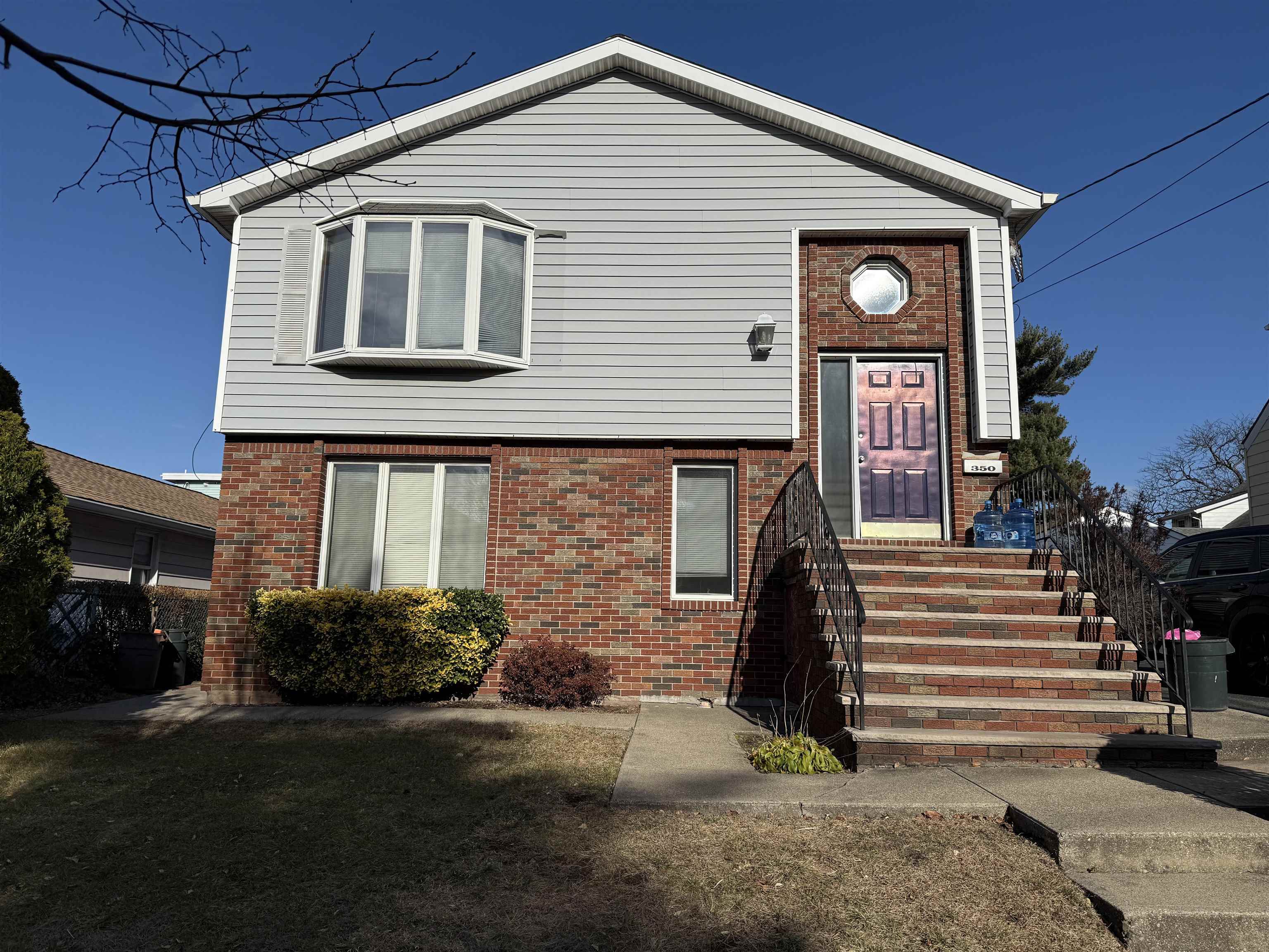 350 CENTRE AVE Unit: 1