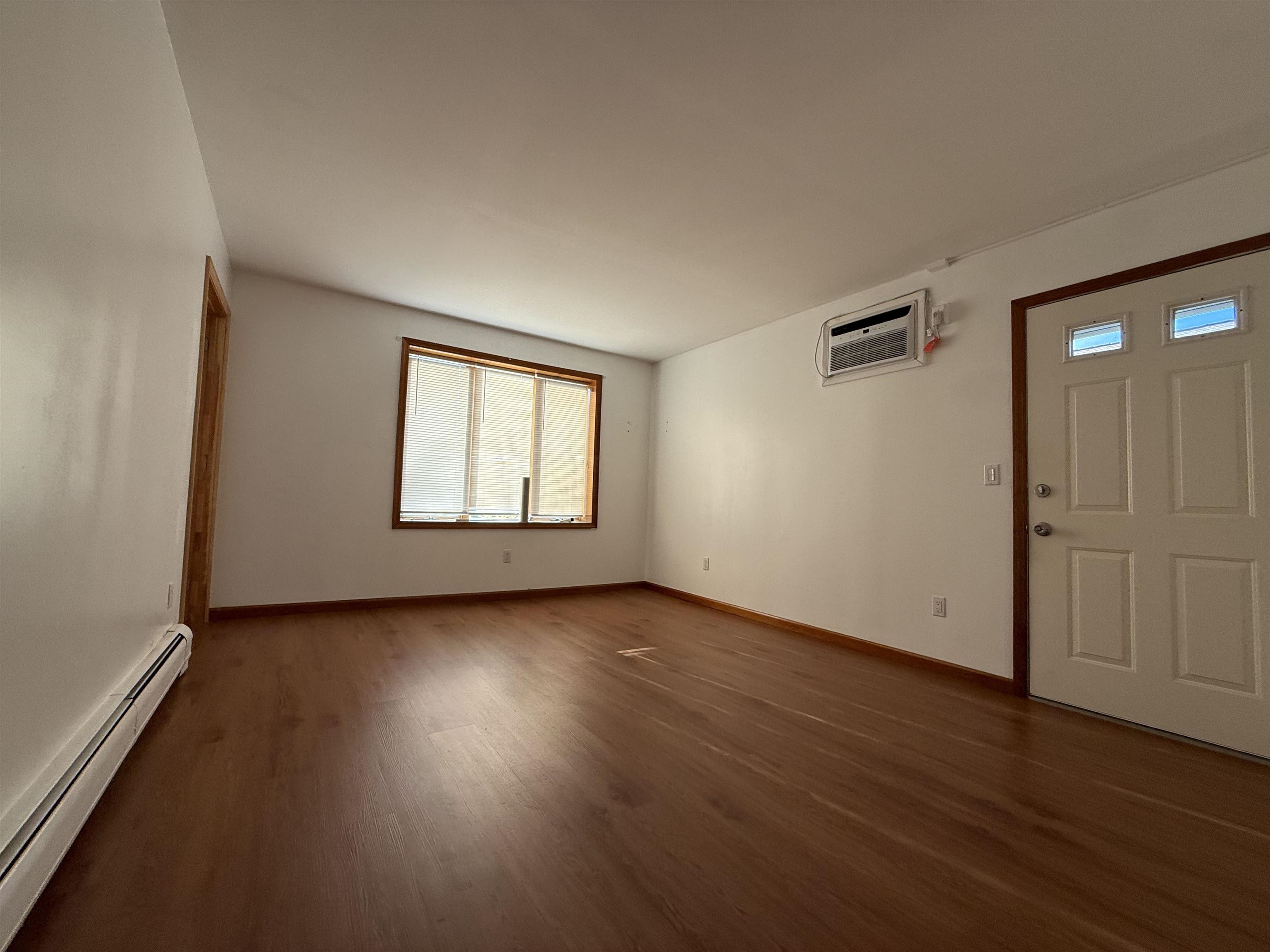 350 CENTRE AVE Unit: 1