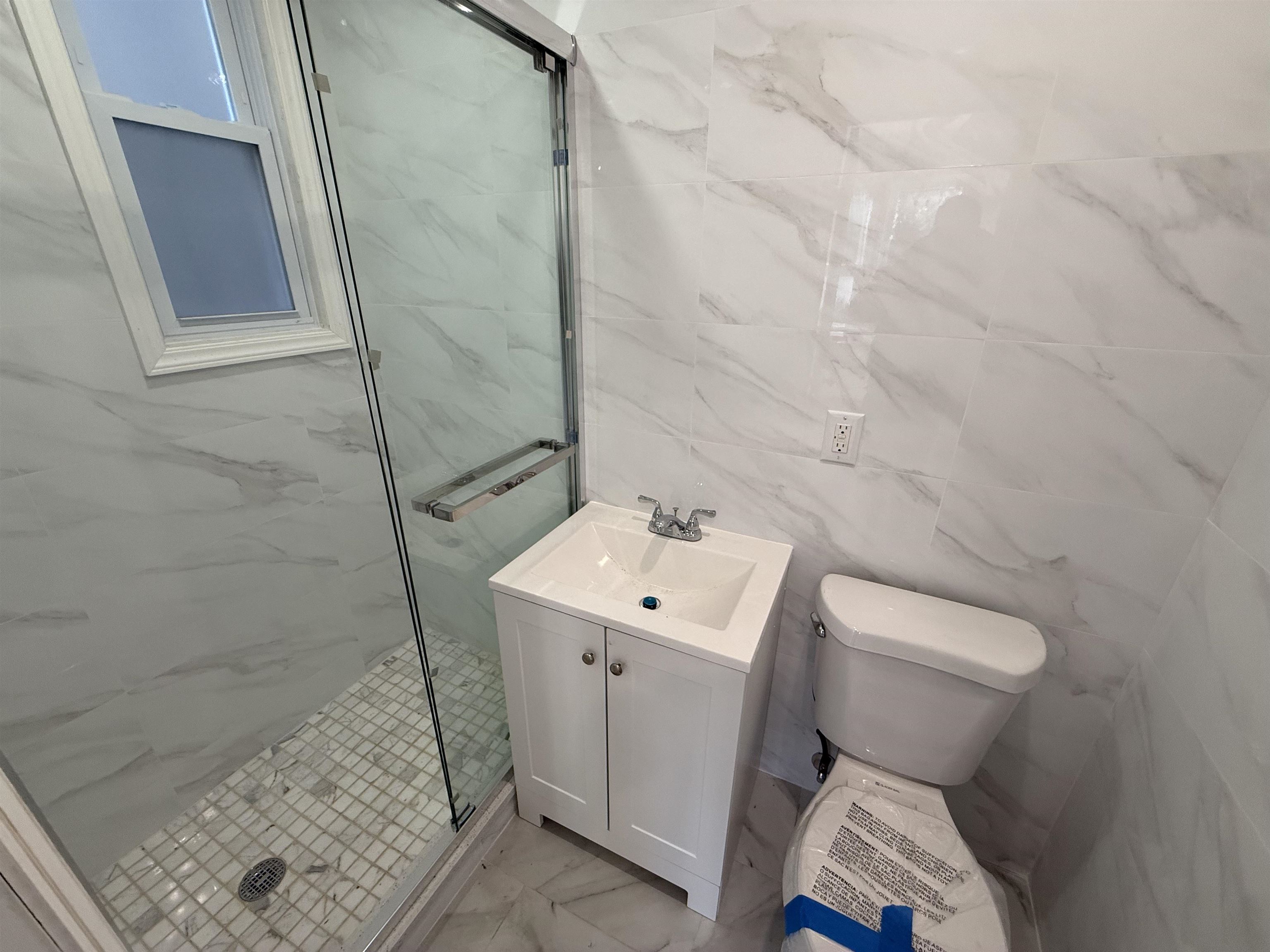 318 COLUMBIA AVE Unit: 2