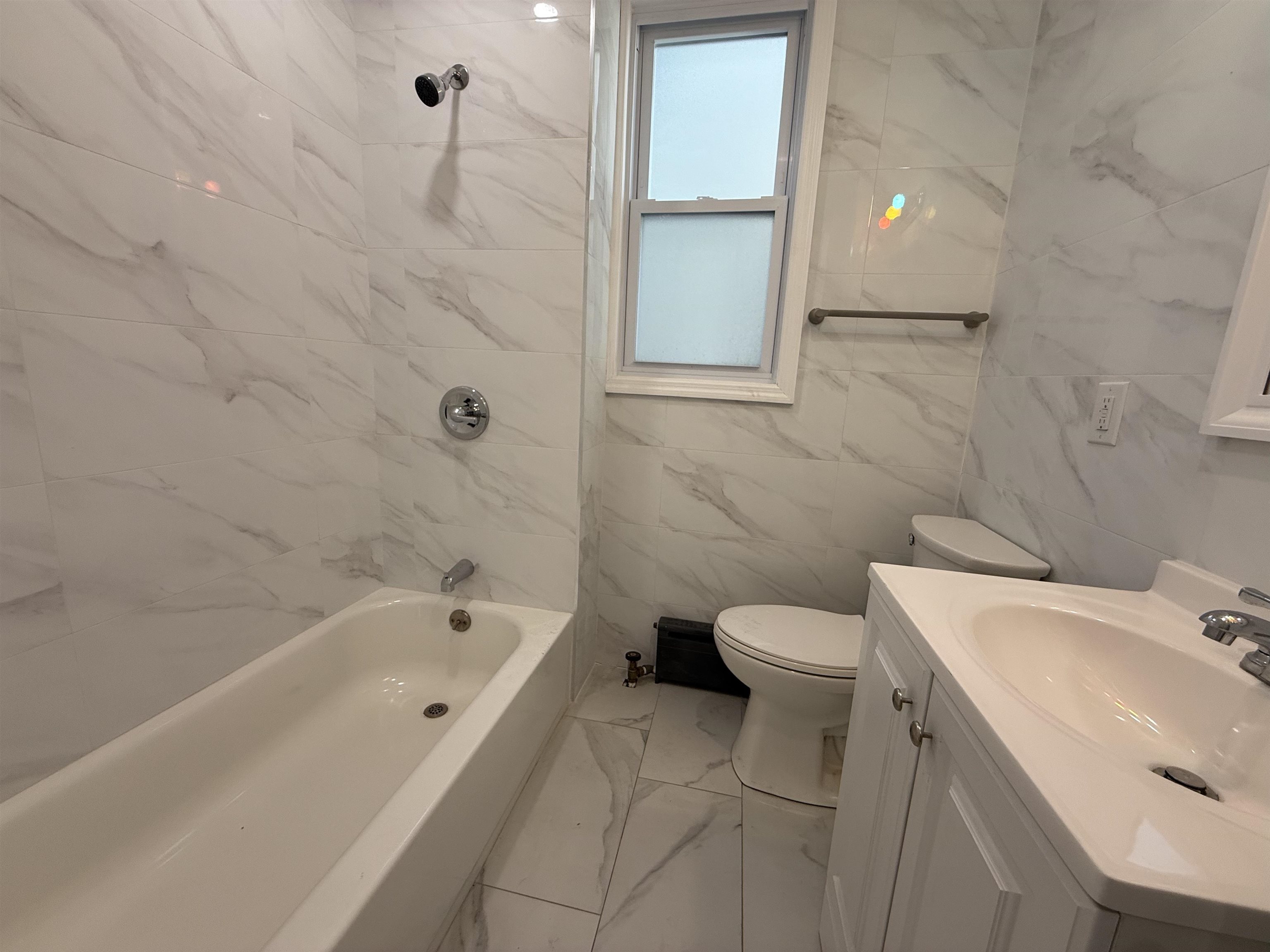 318 COLUMBIA AVE Unit: 2