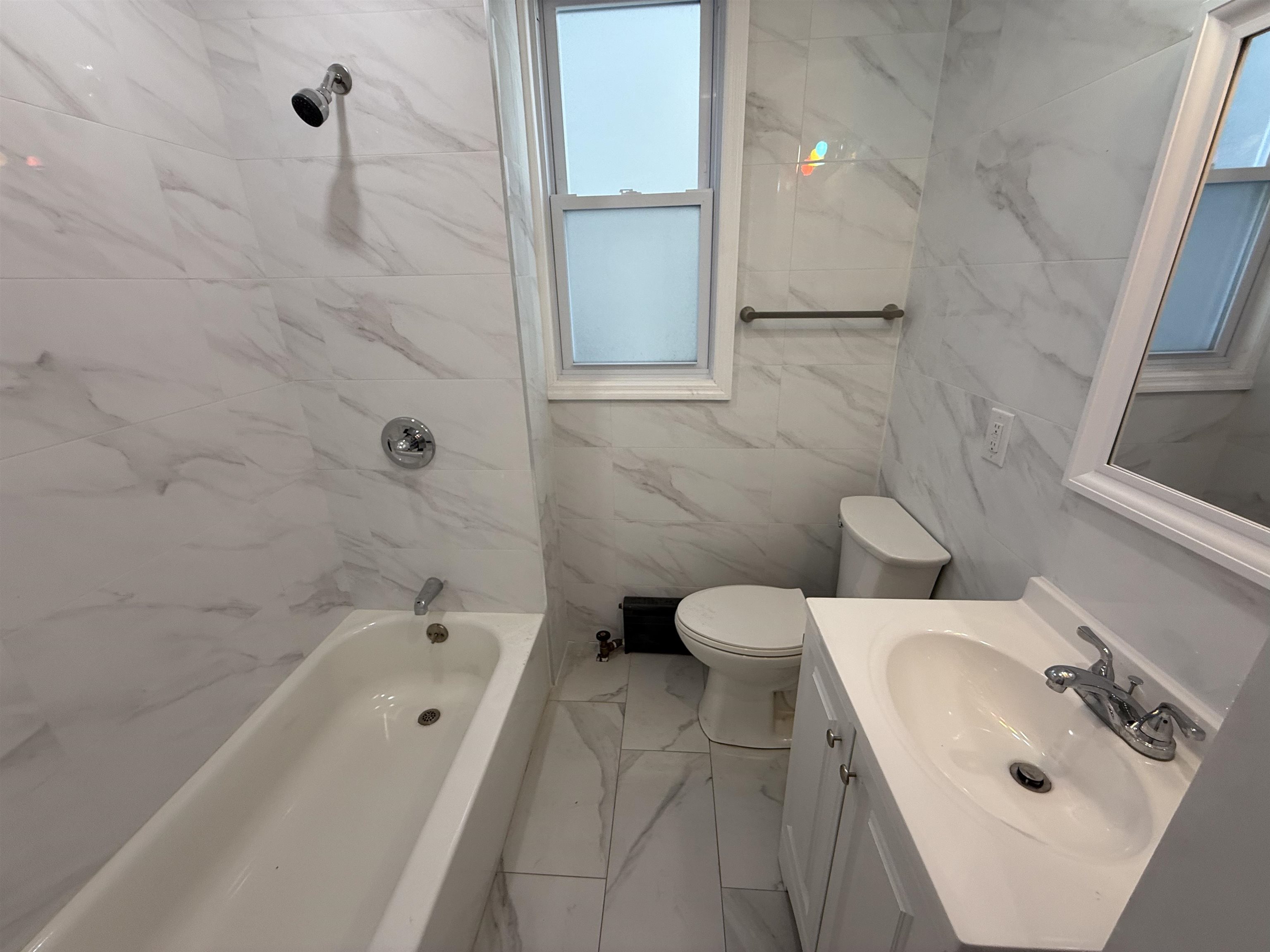 318 COLUMBIA AVE Unit: 2