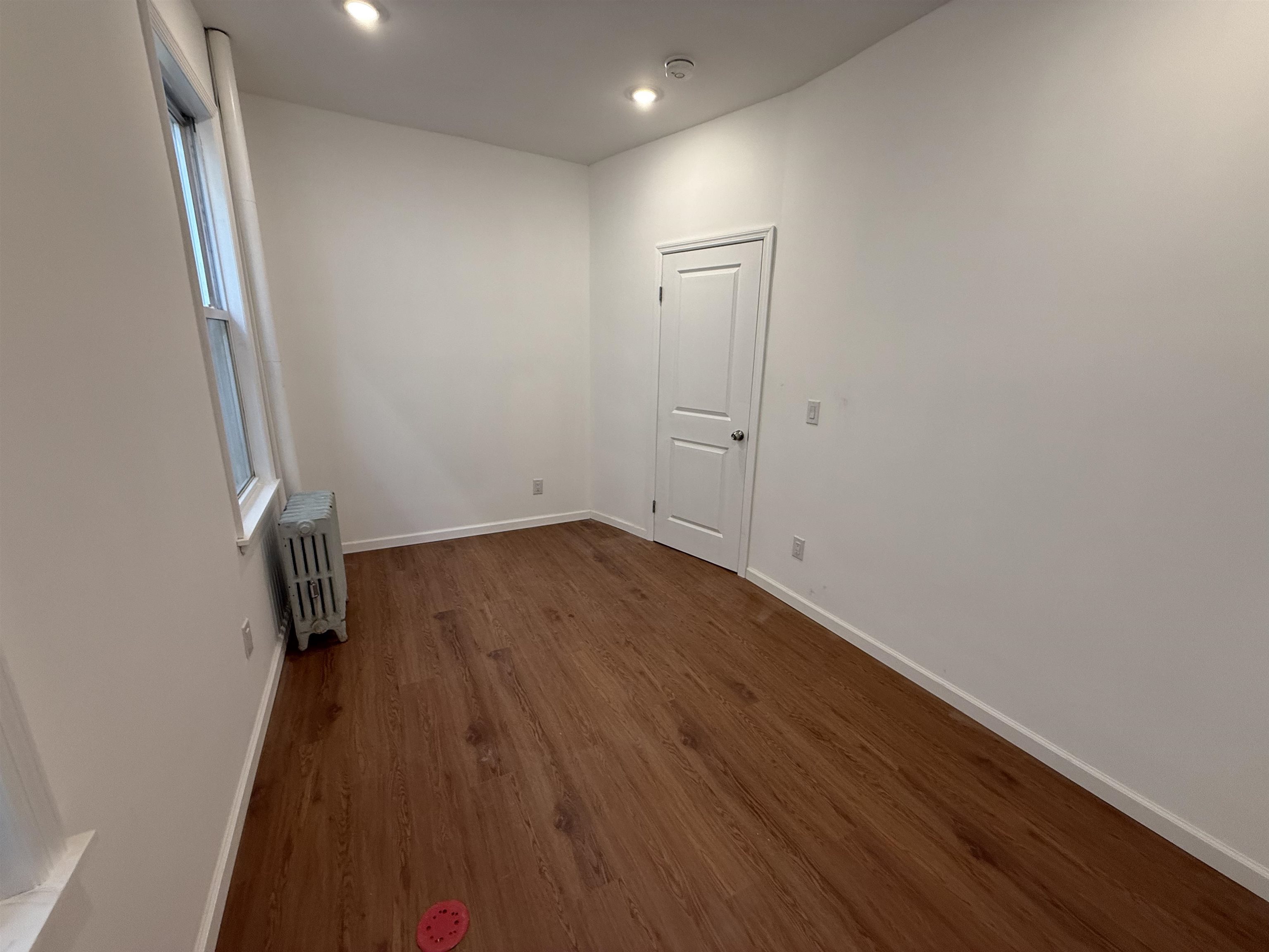 318 COLUMBIA AVE Unit: 2