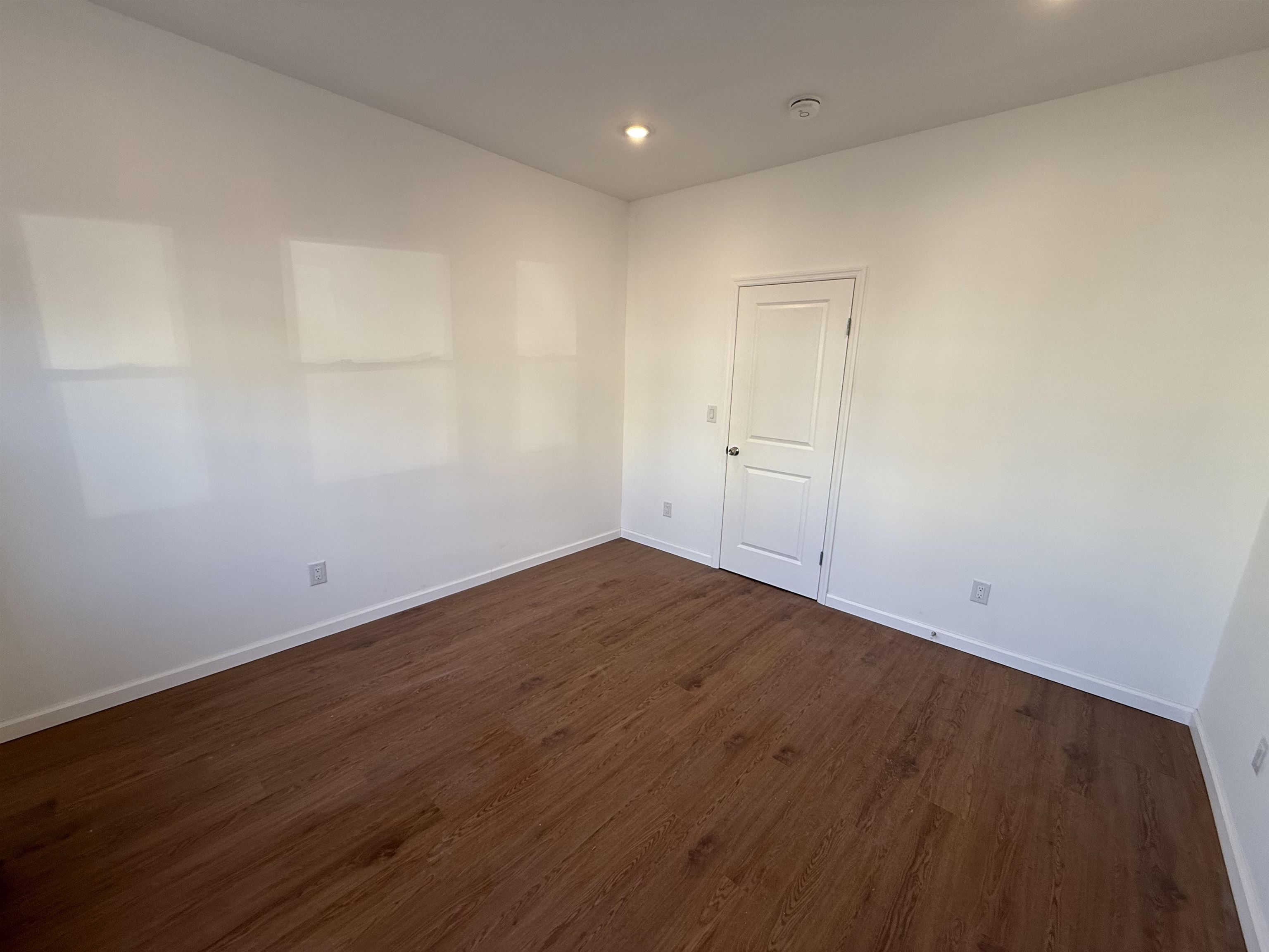 318 COLUMBIA AVE Unit: 2