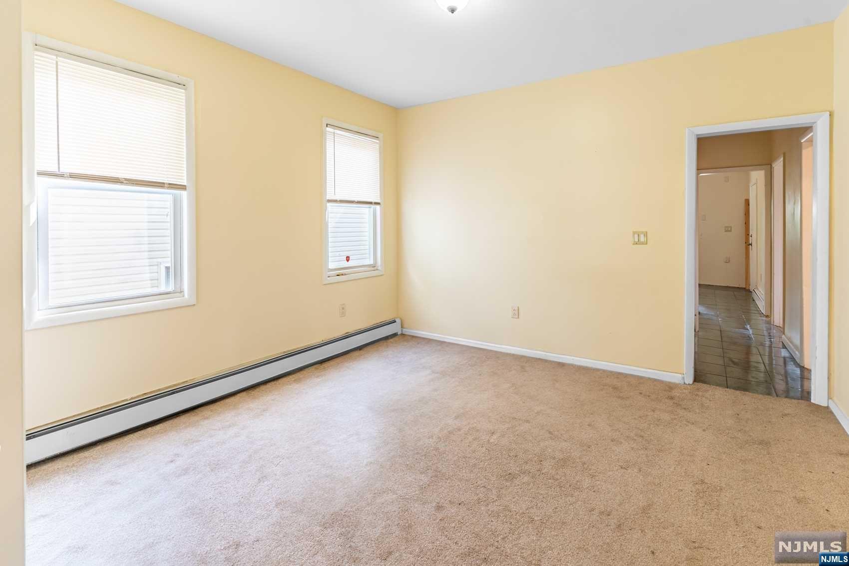 82 S 16th Street