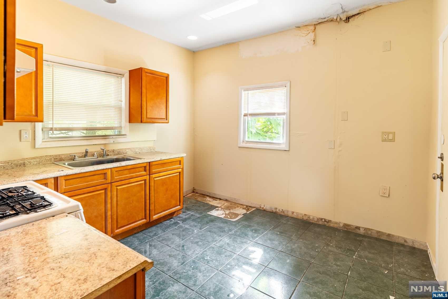 82 S 16th Street