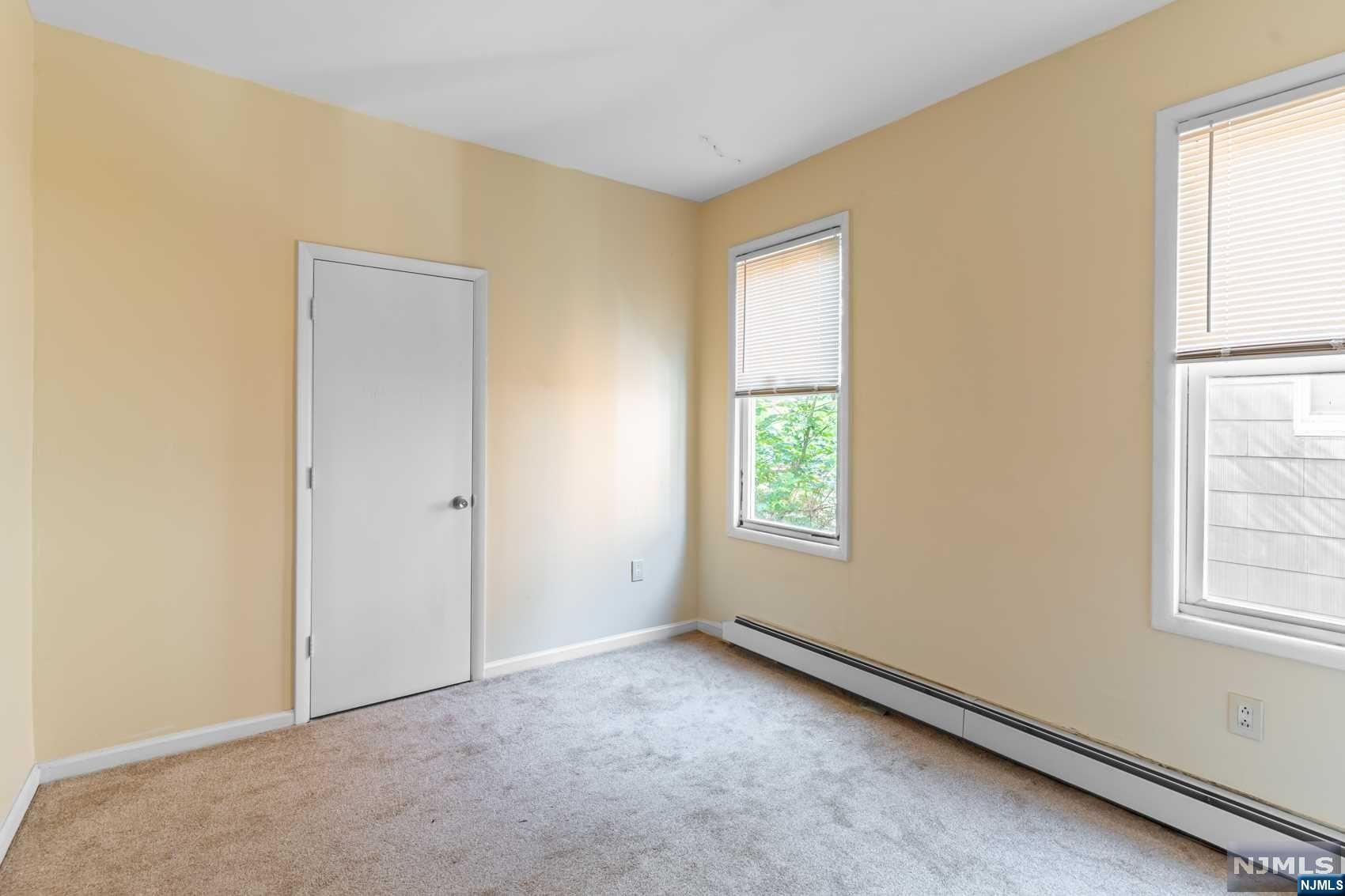 82 S 16th Street