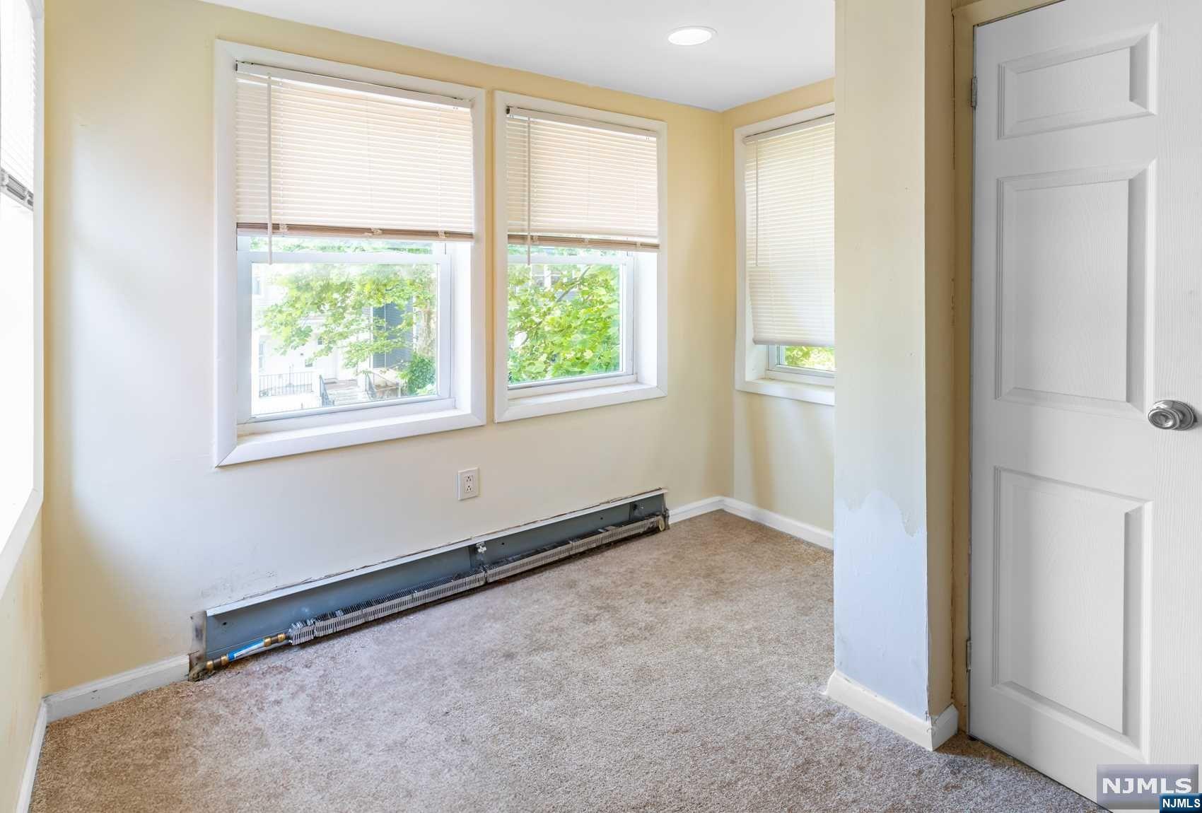 82 S 16th Street