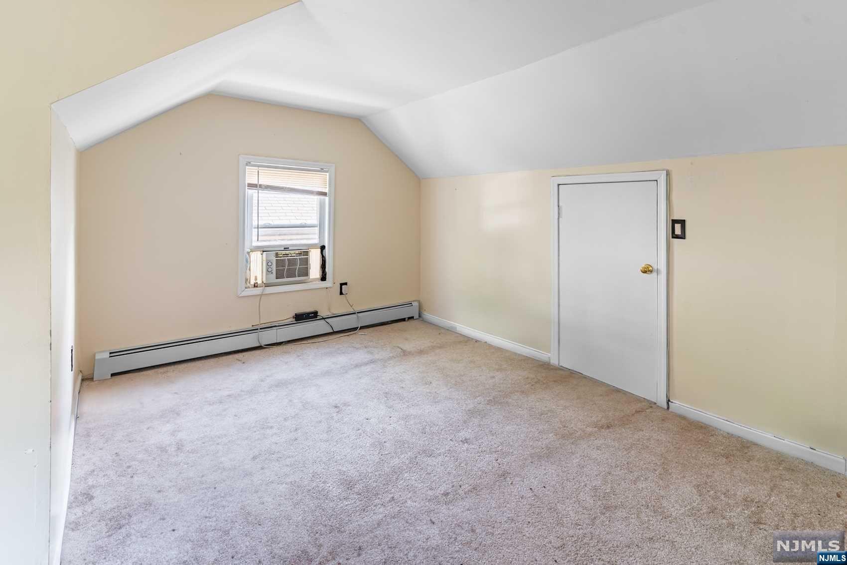 82 S 16th Street