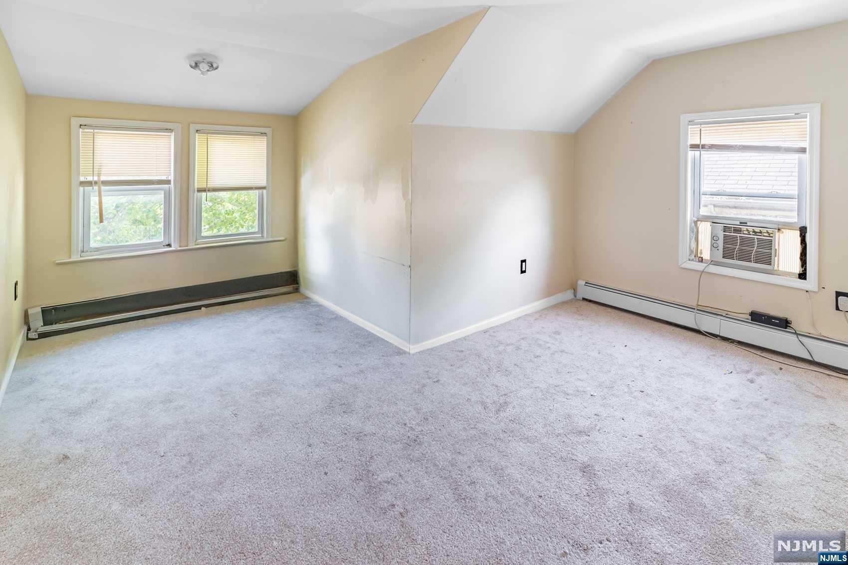 82 S 16th Street