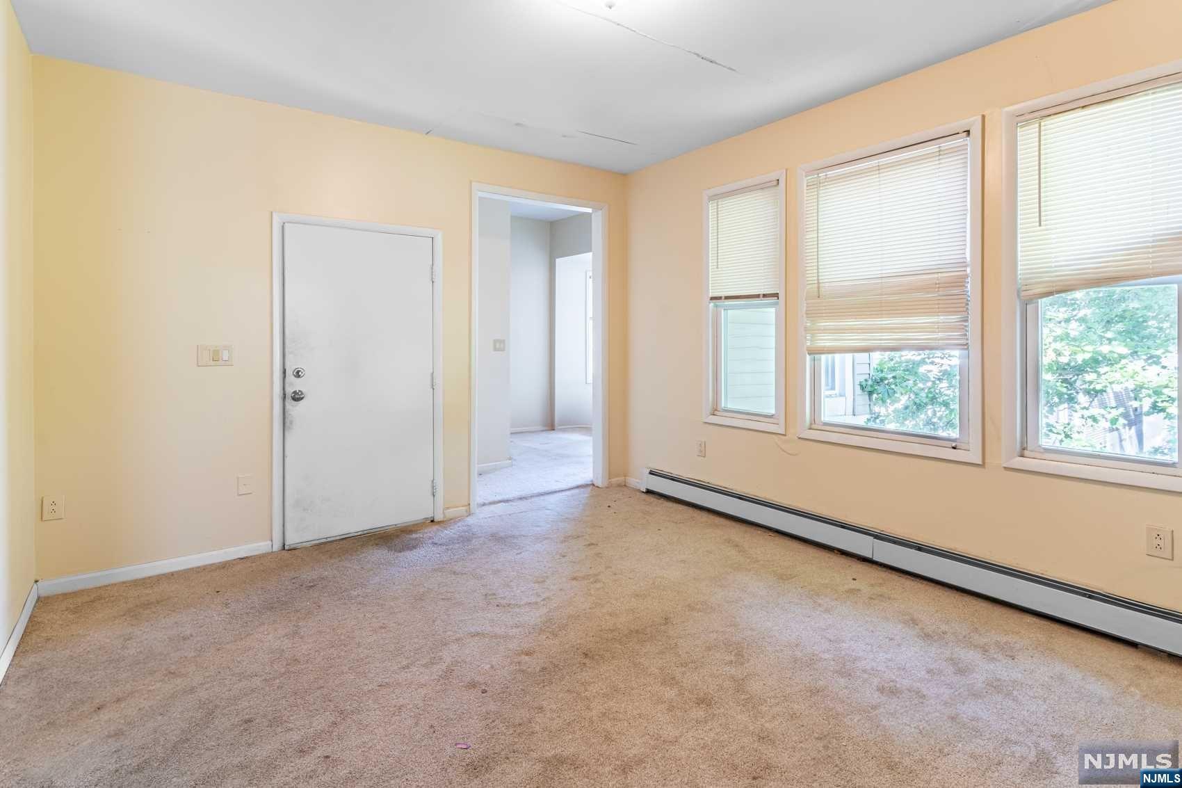 82 S 16th Street