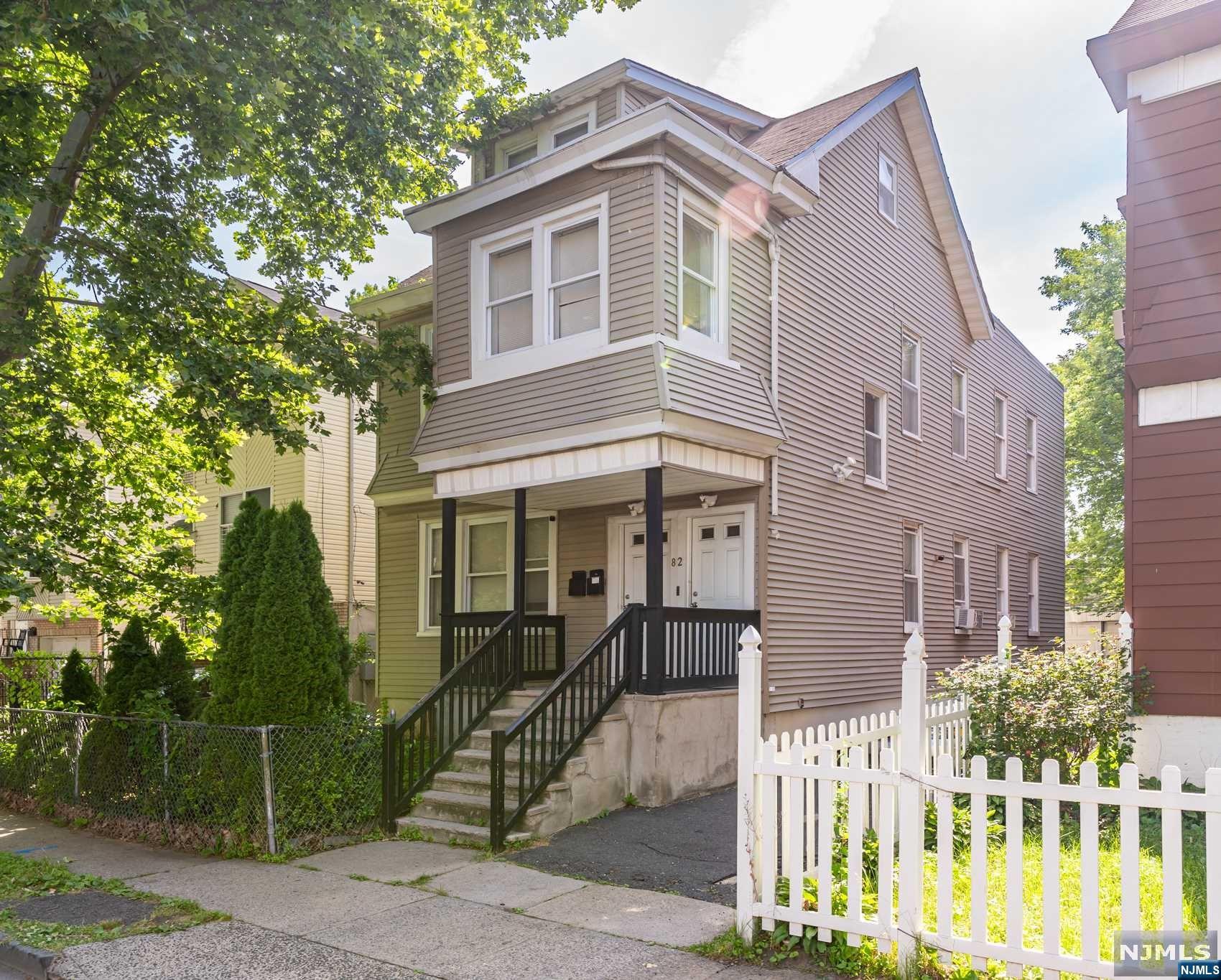 82 S 16th Street