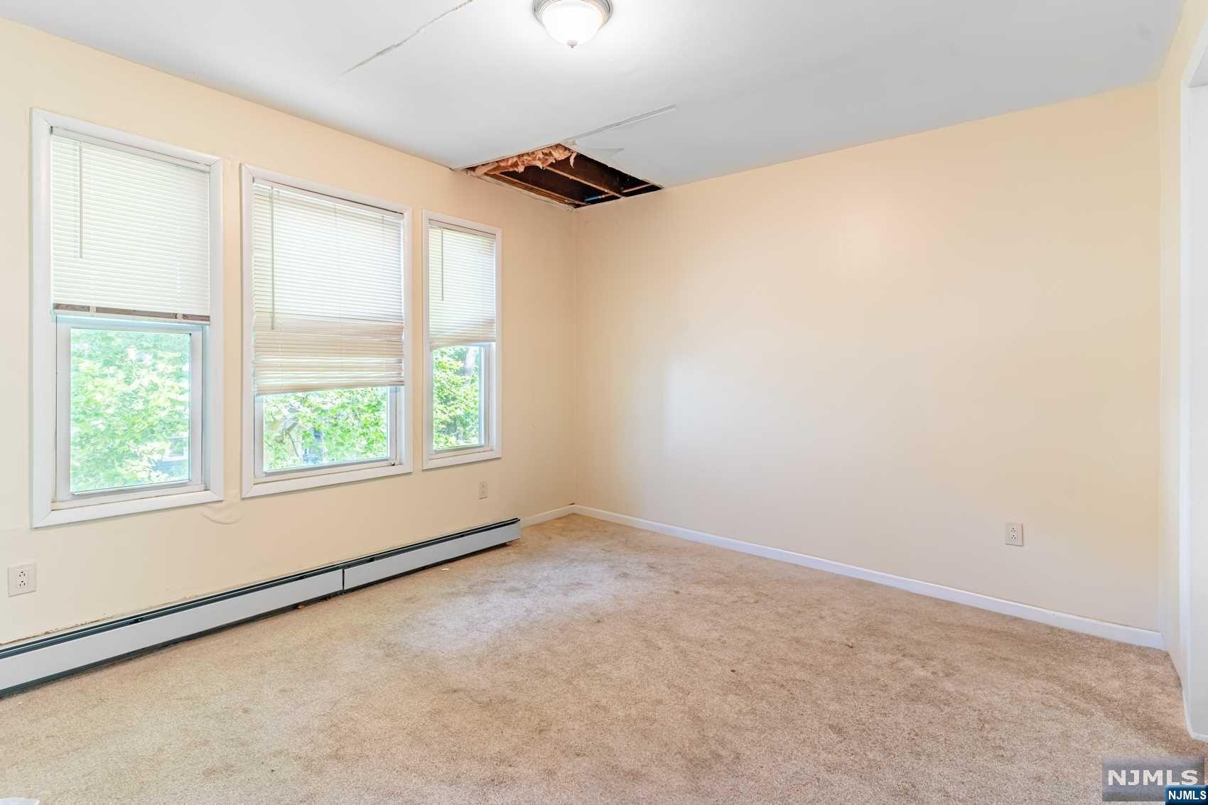 82 S 16th Street