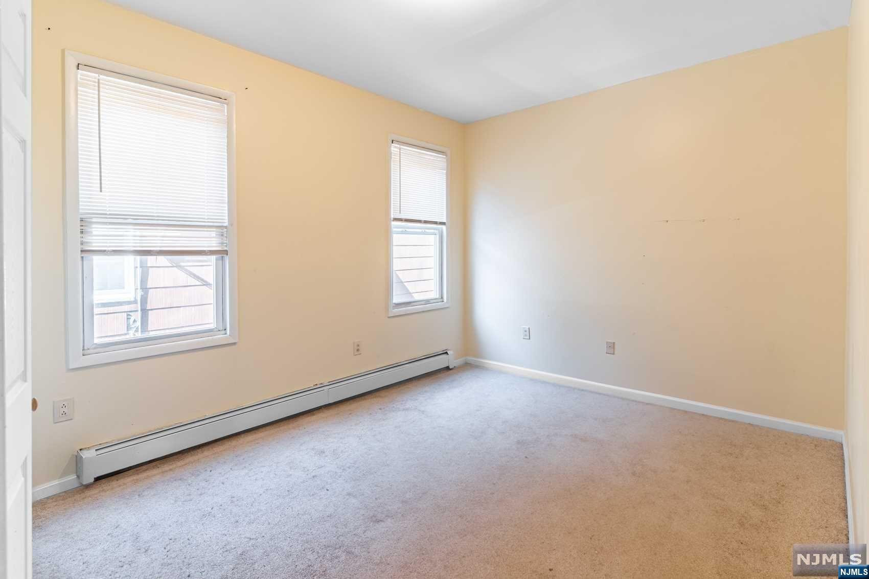 82 S 16th Street