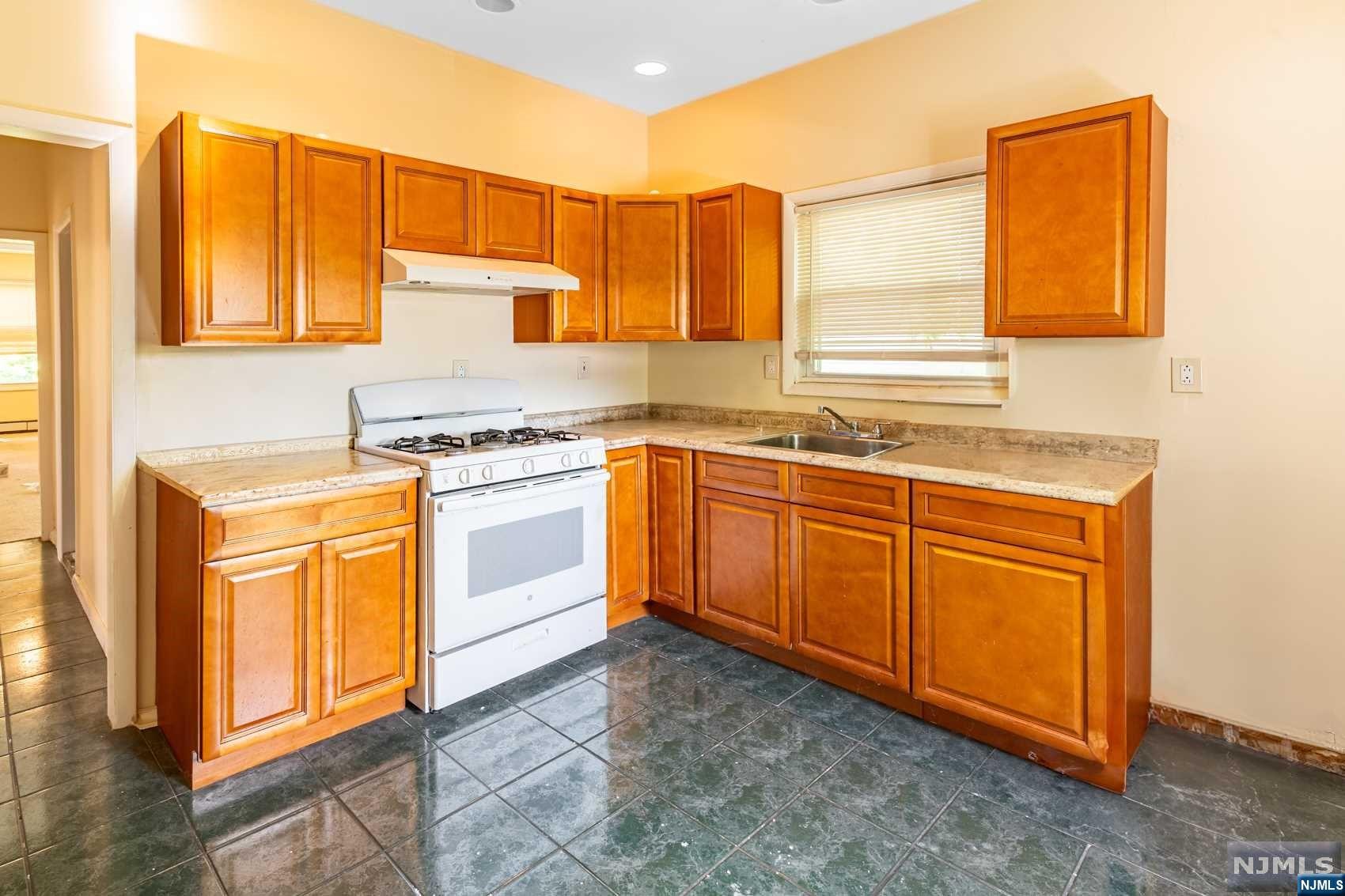82 S 16th Street