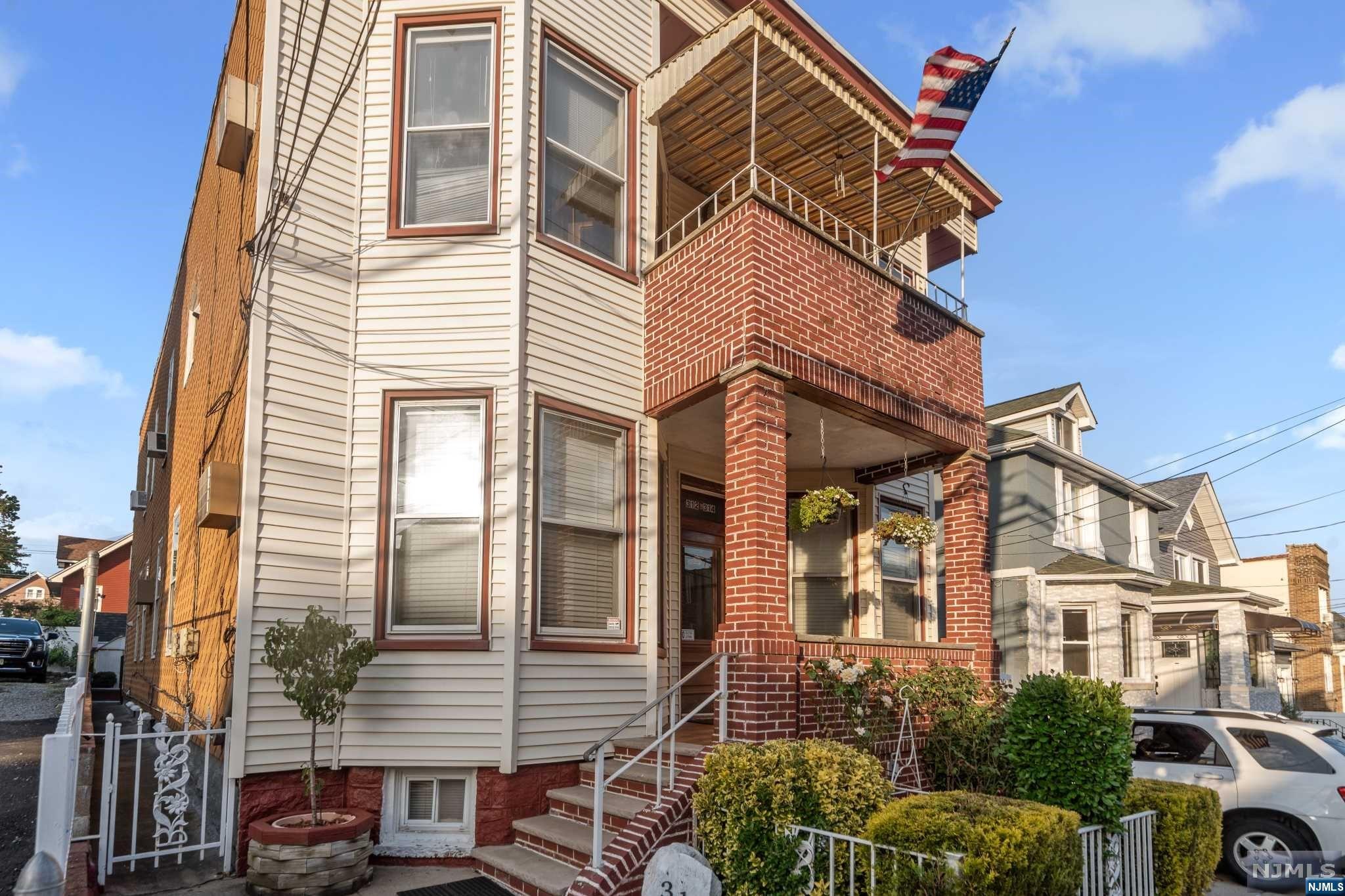 312 72nd Street