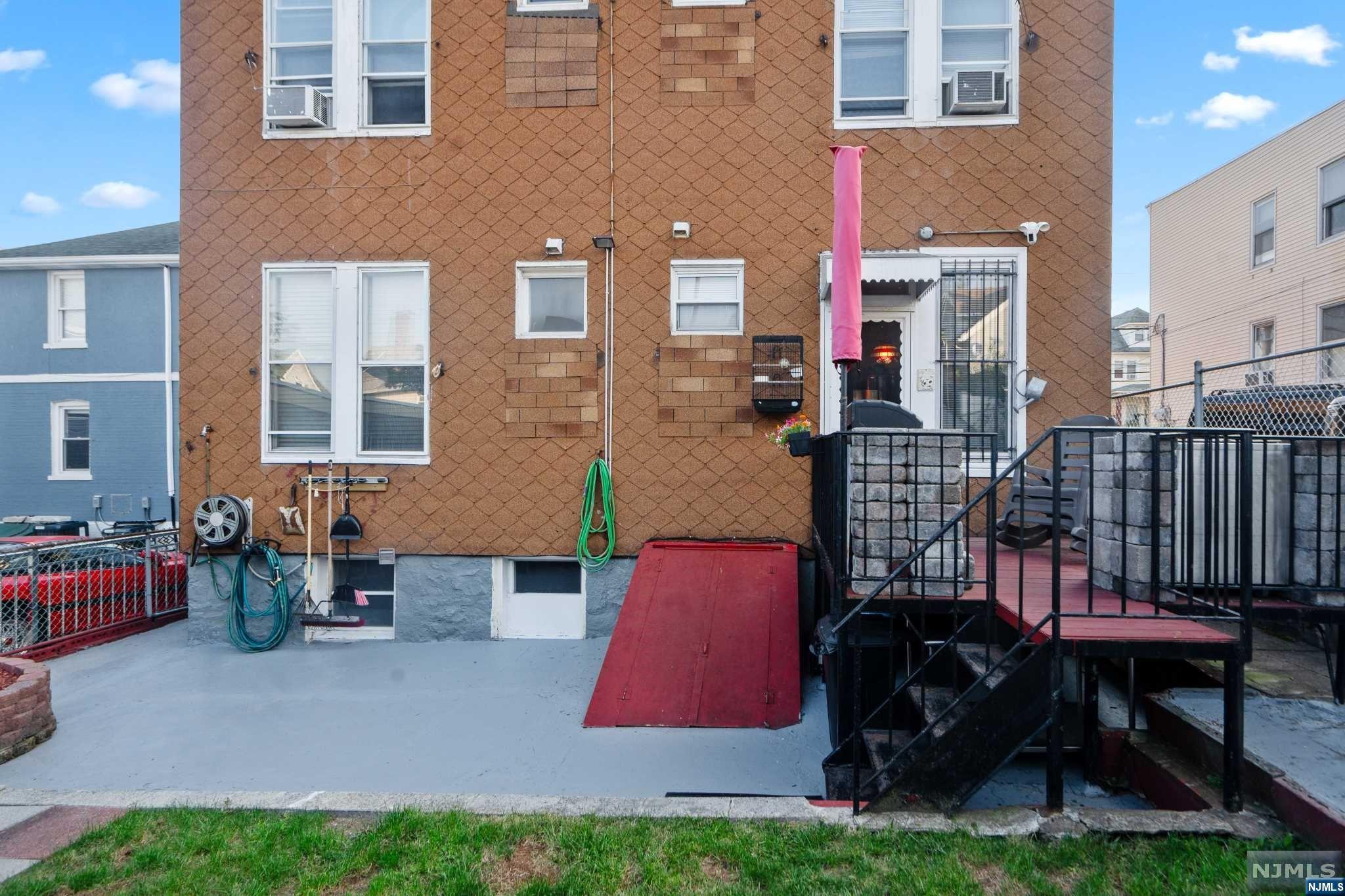 312 72nd Street