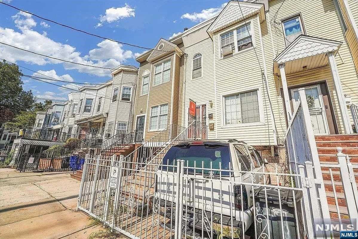 47 Arlington Avenue