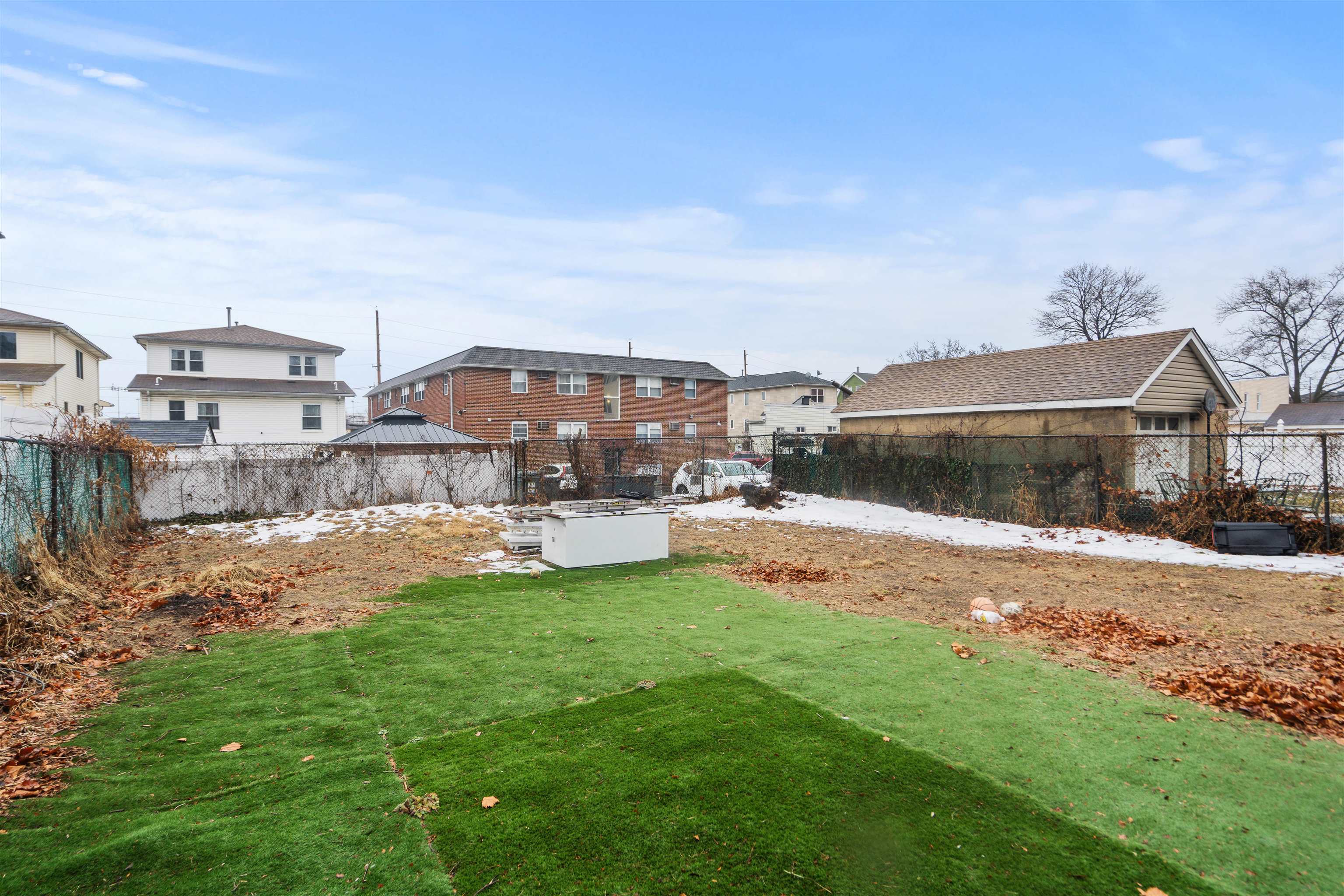 86-88 IVY ST