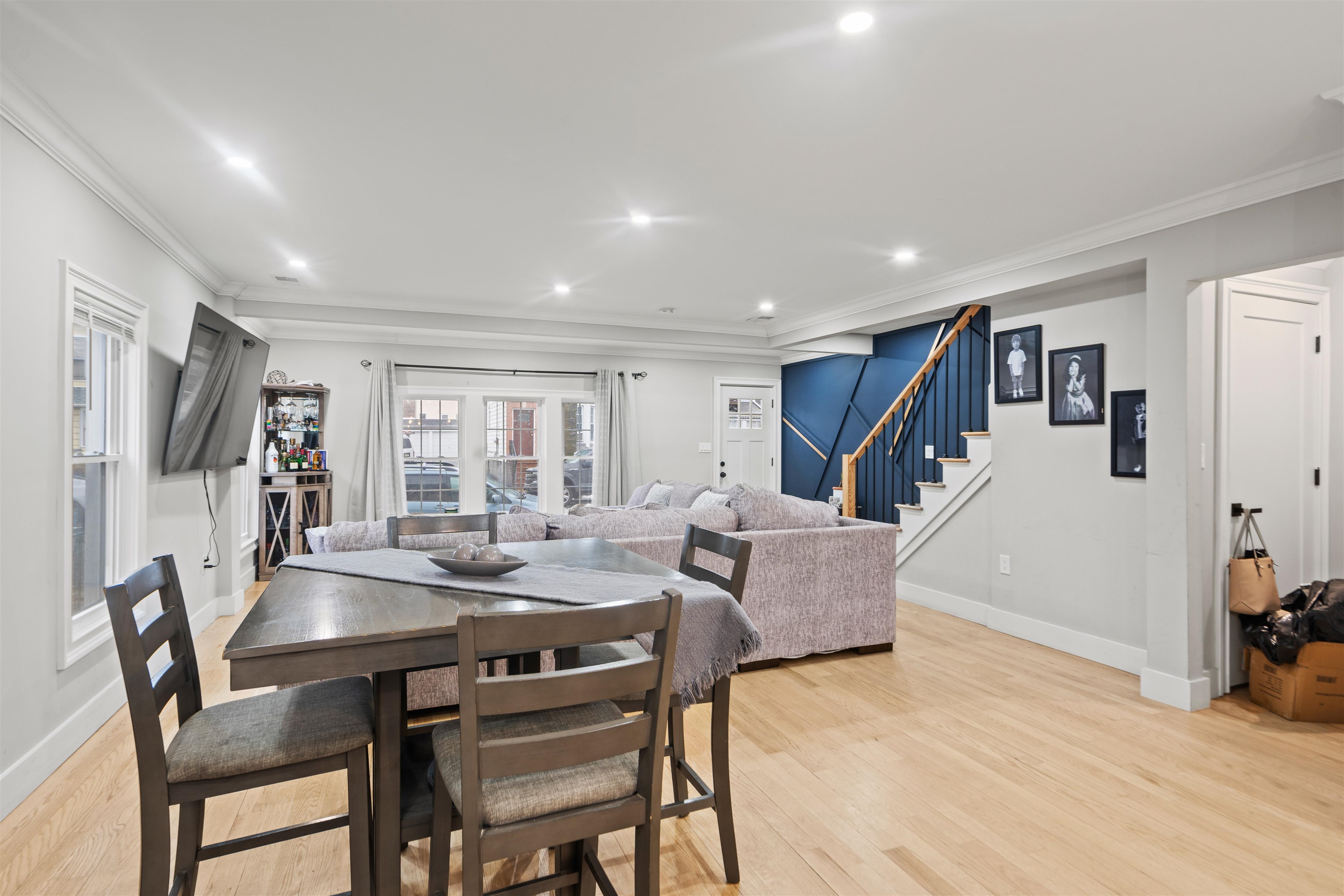 86-88 IVY ST