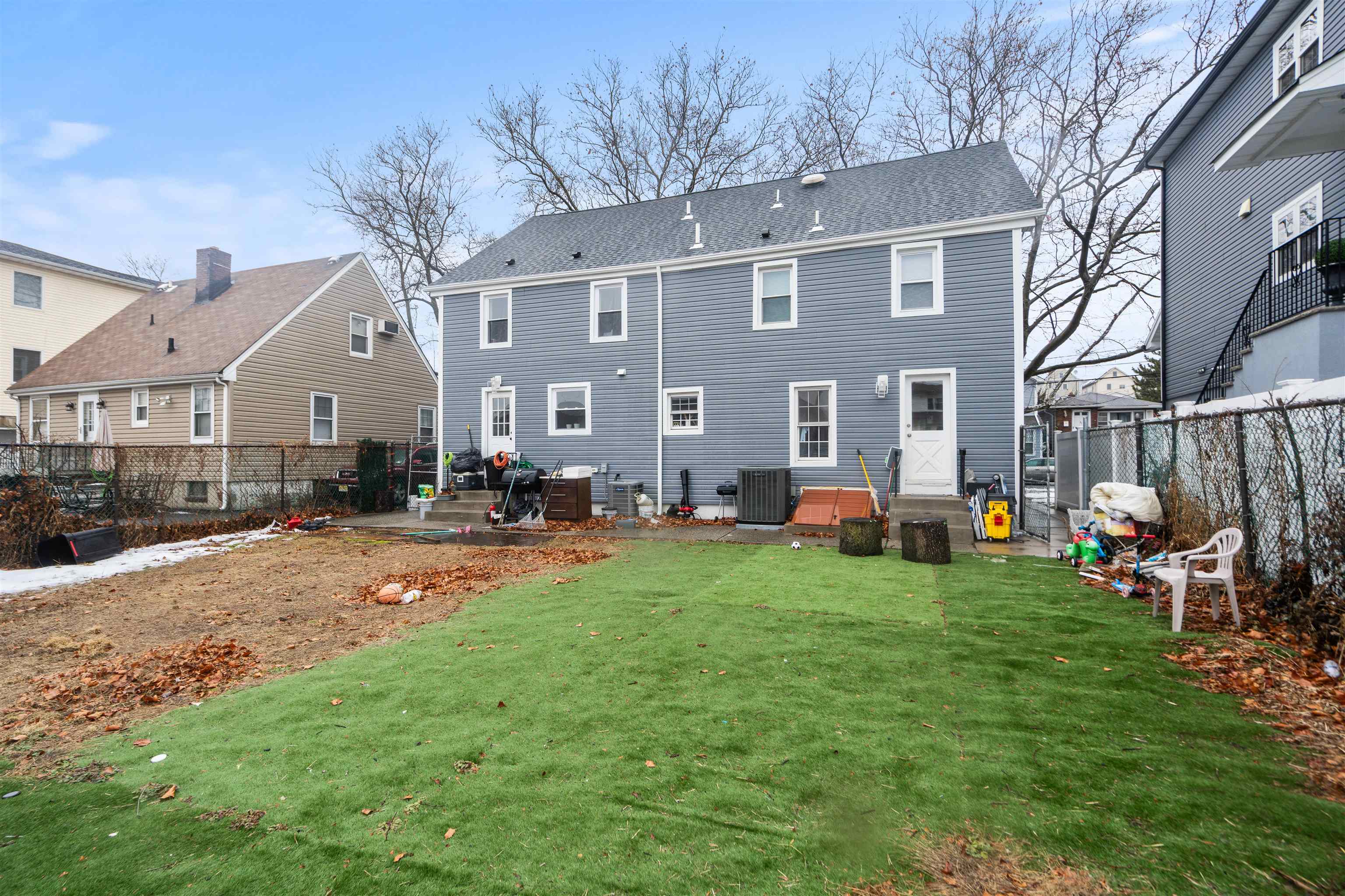 86-88 IVY ST