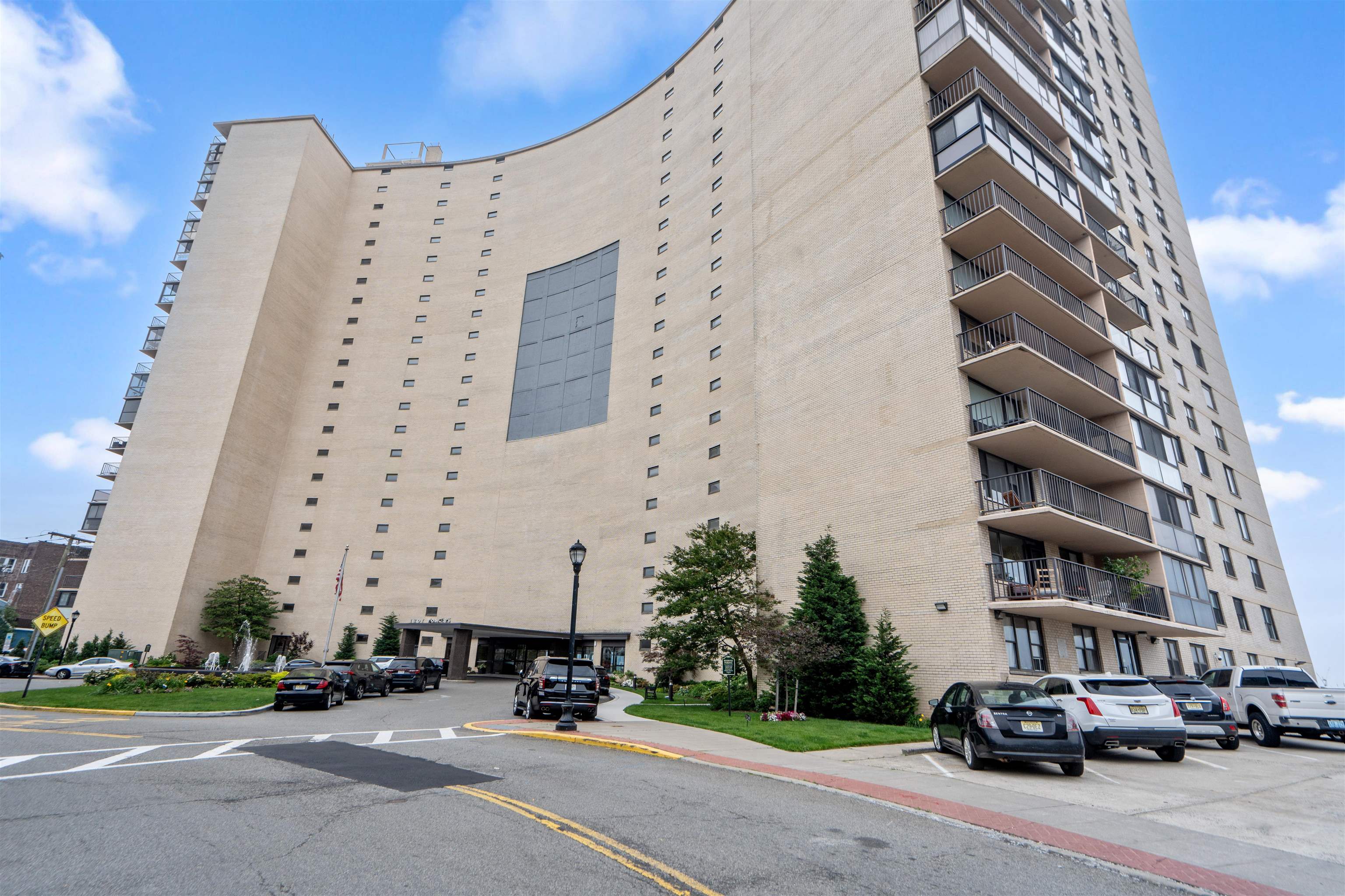 380 MOUNTAIN RD Unit: 403