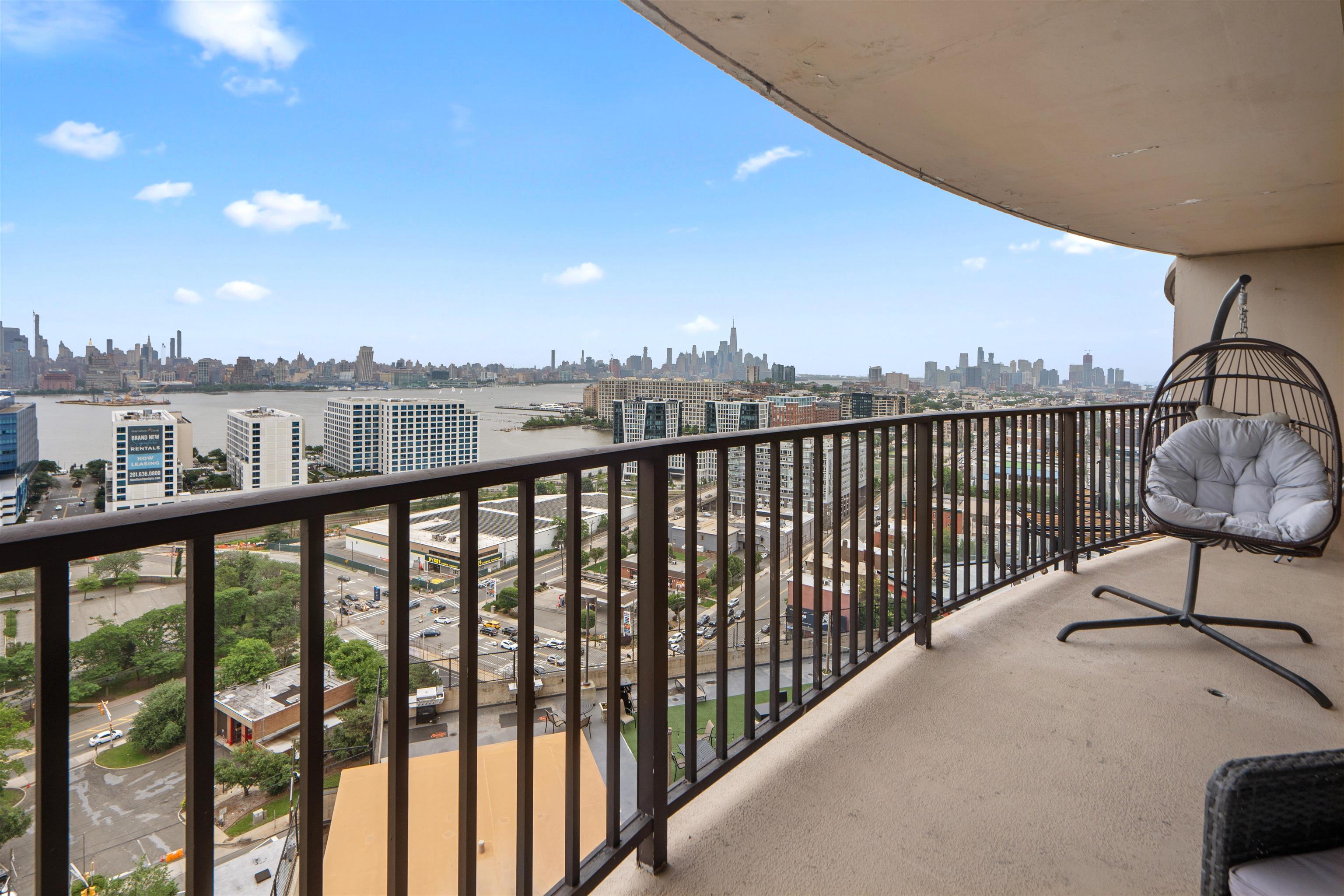 380 MOUNTAIN RD Unit: 403