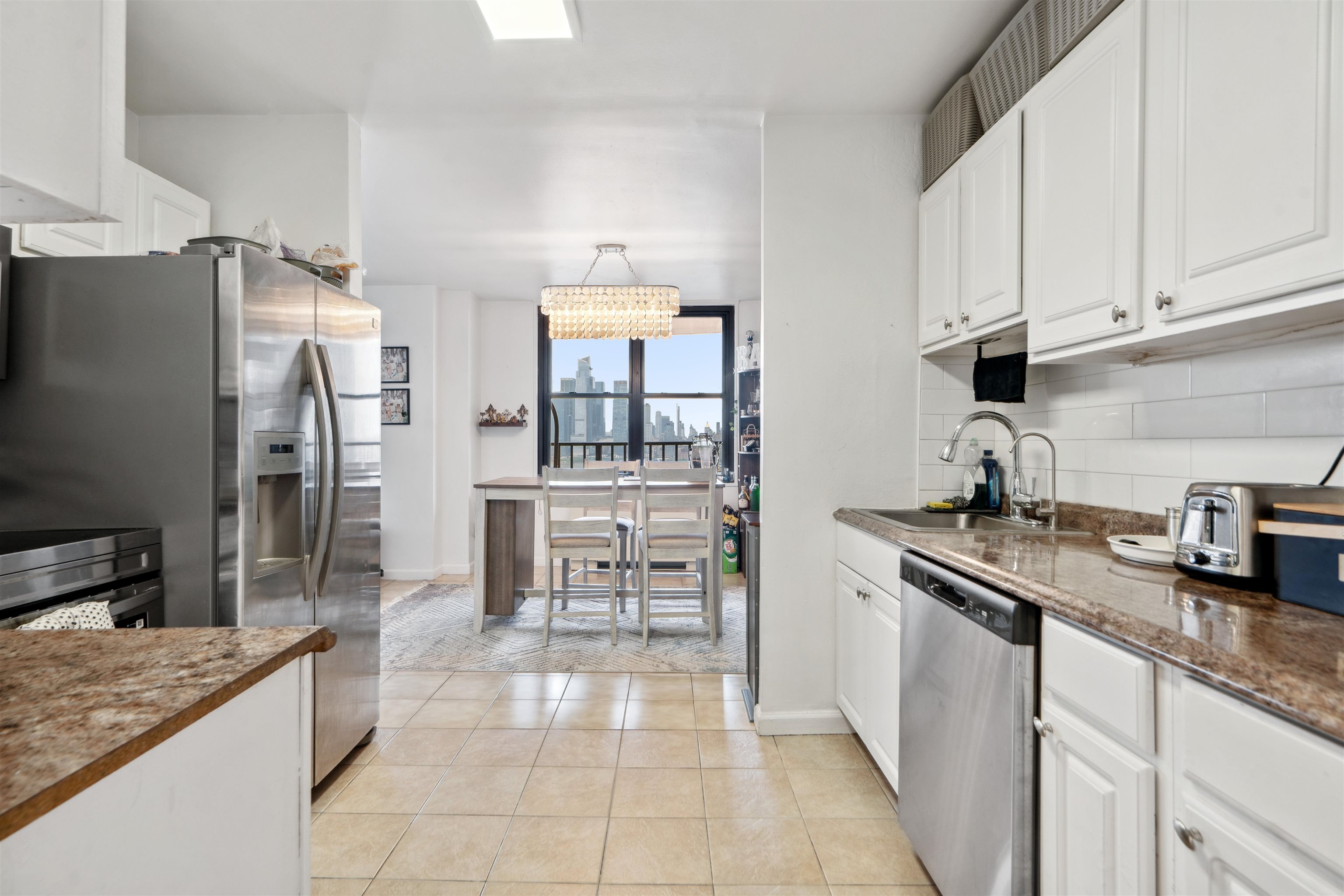 380 MOUNTAIN RD Unit: 403