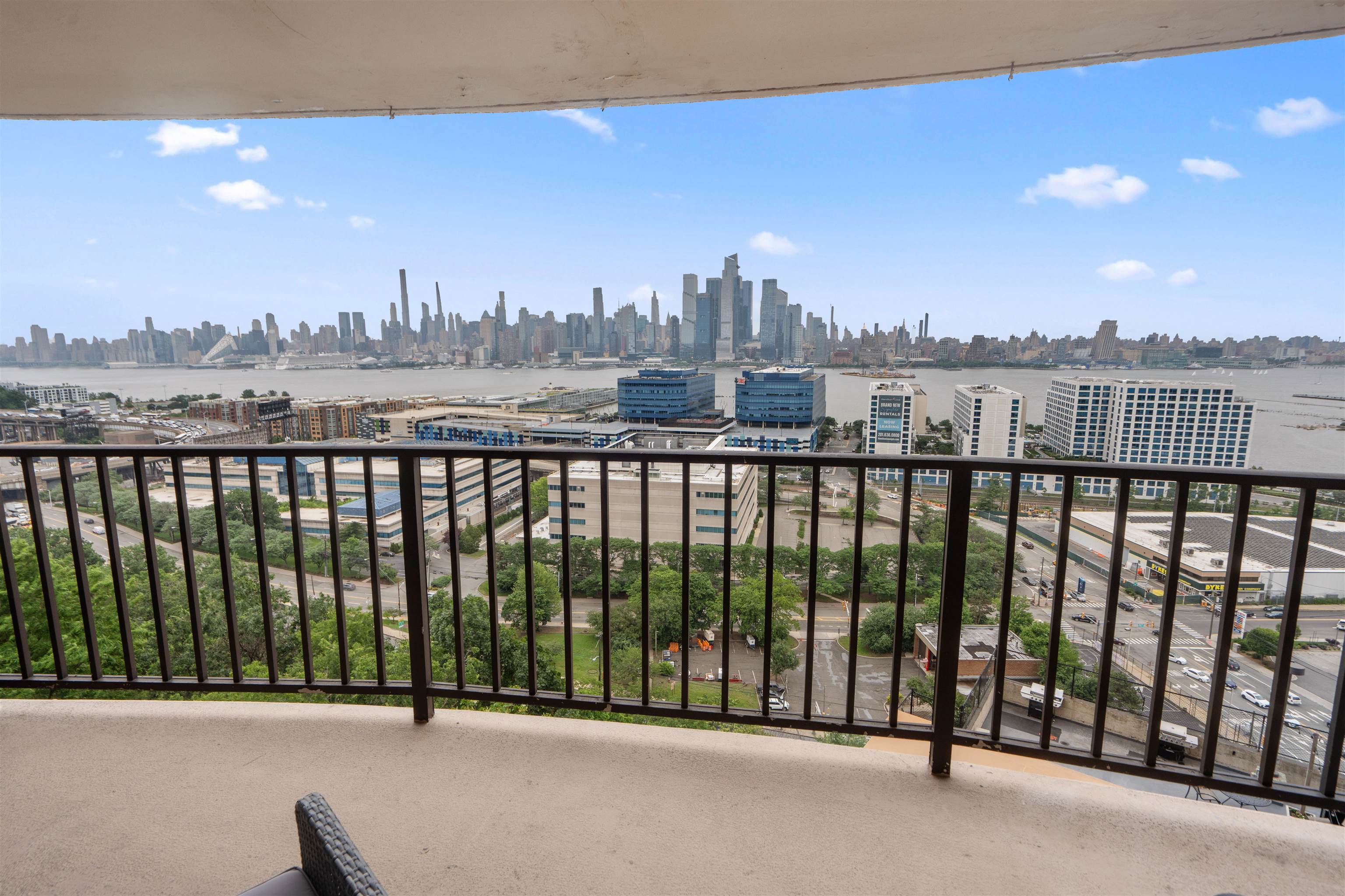 380 MOUNTAIN RD Unit: 403