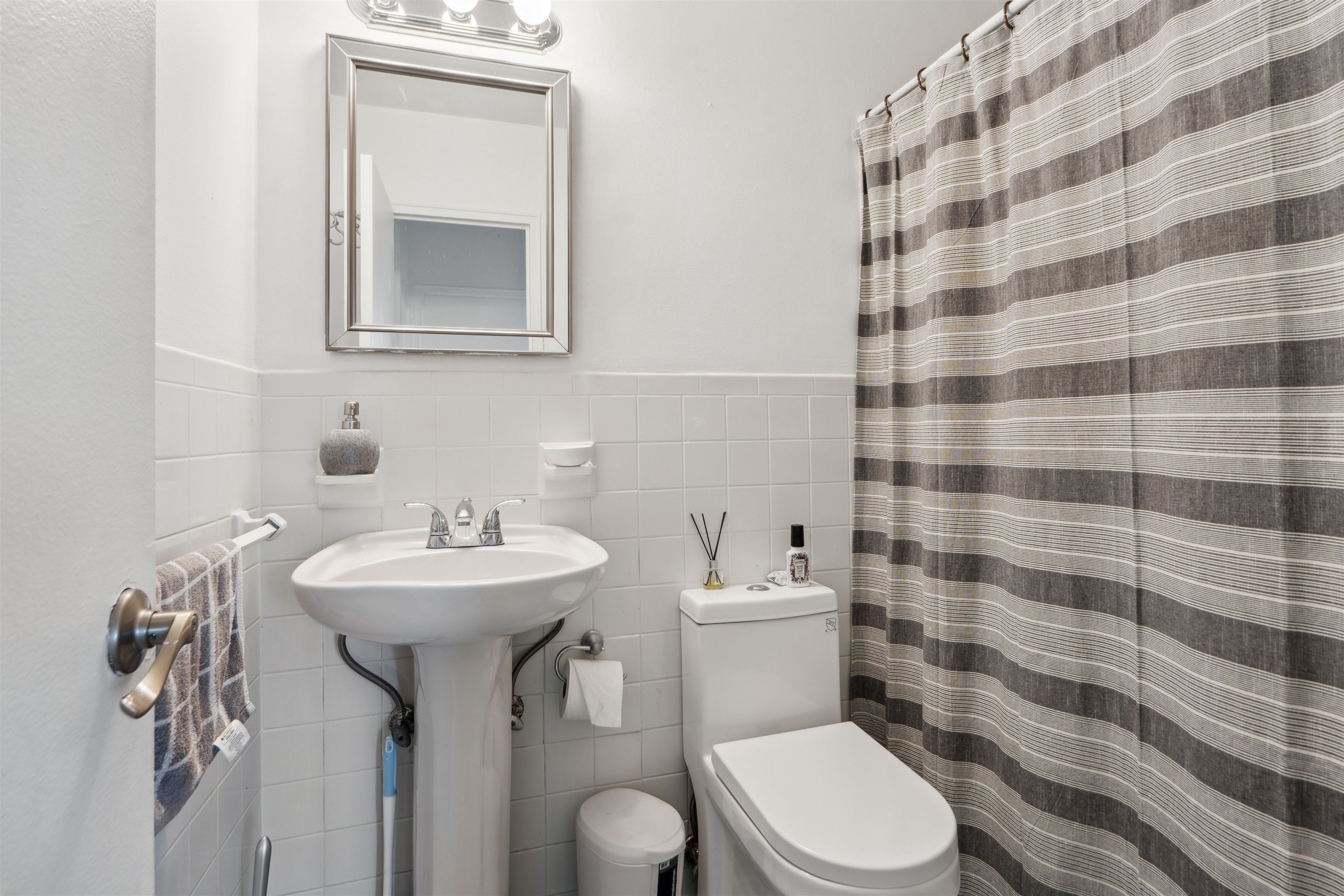 380 MOUNTAIN RD Unit: 403