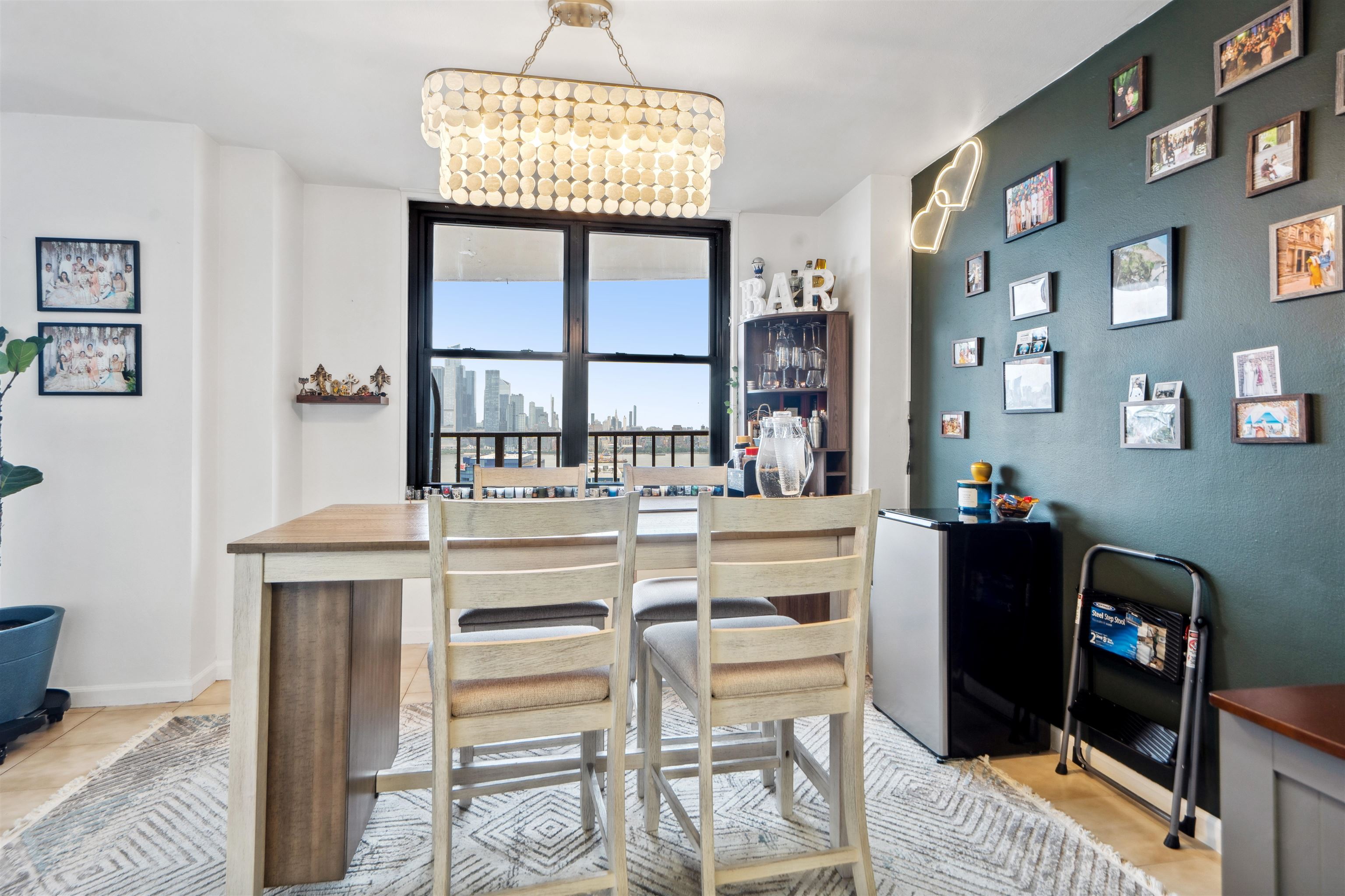 380 MOUNTAIN RD Unit: 403