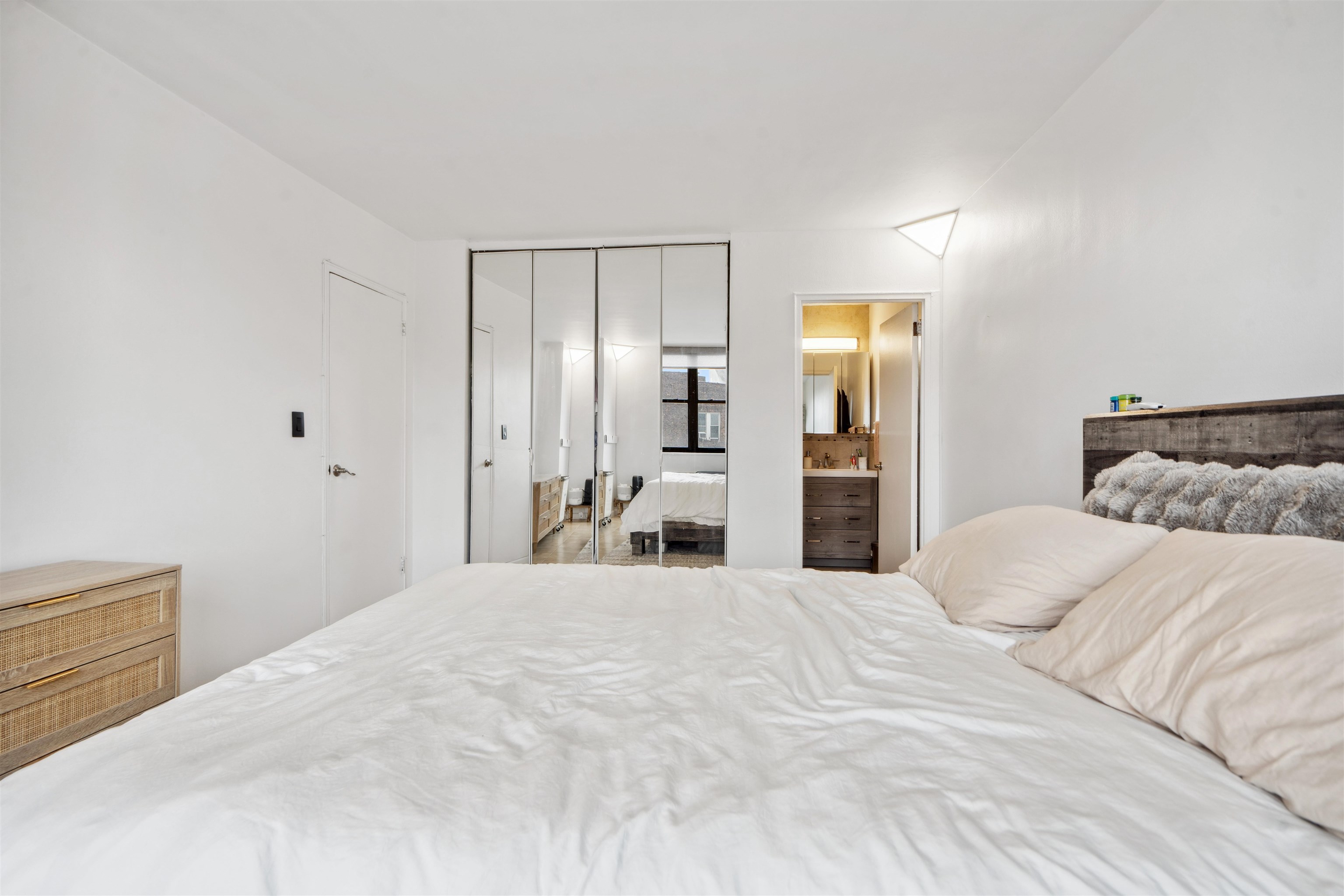 380 MOUNTAIN RD Unit: 403