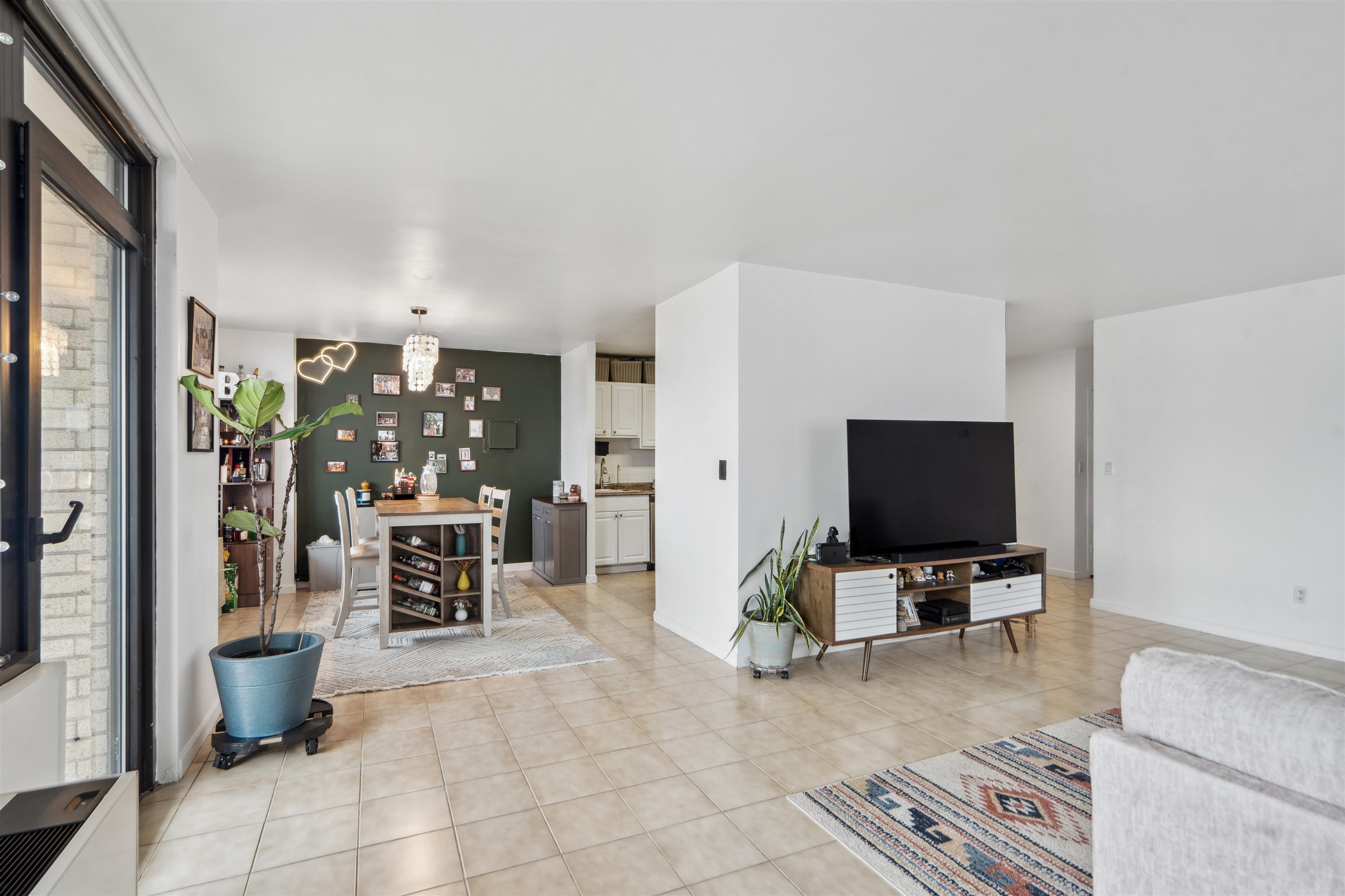 380 MOUNTAIN RD Unit: 403